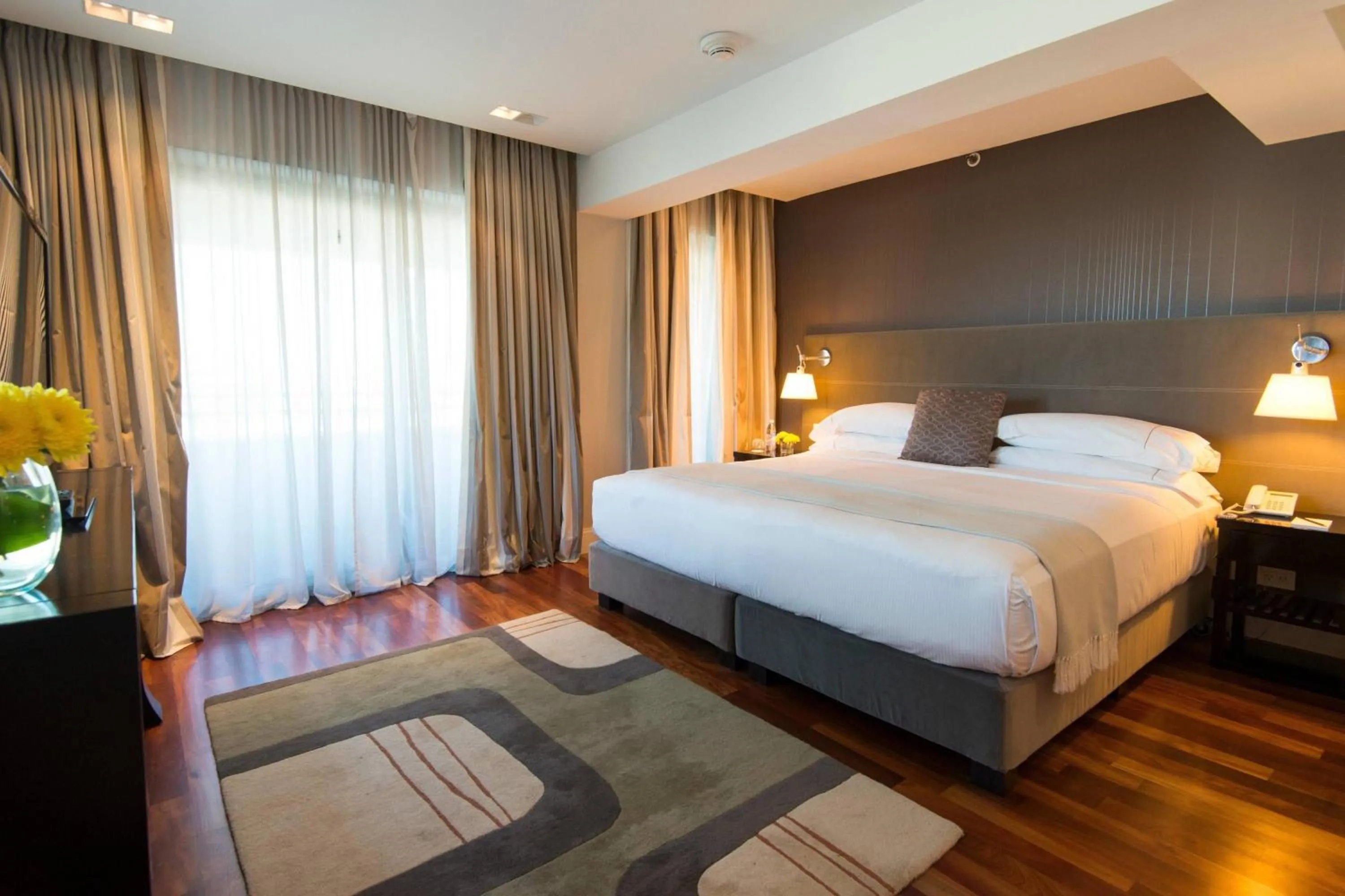 Photo of the whole room, Bed in Marriott Buenos Aires Downtown