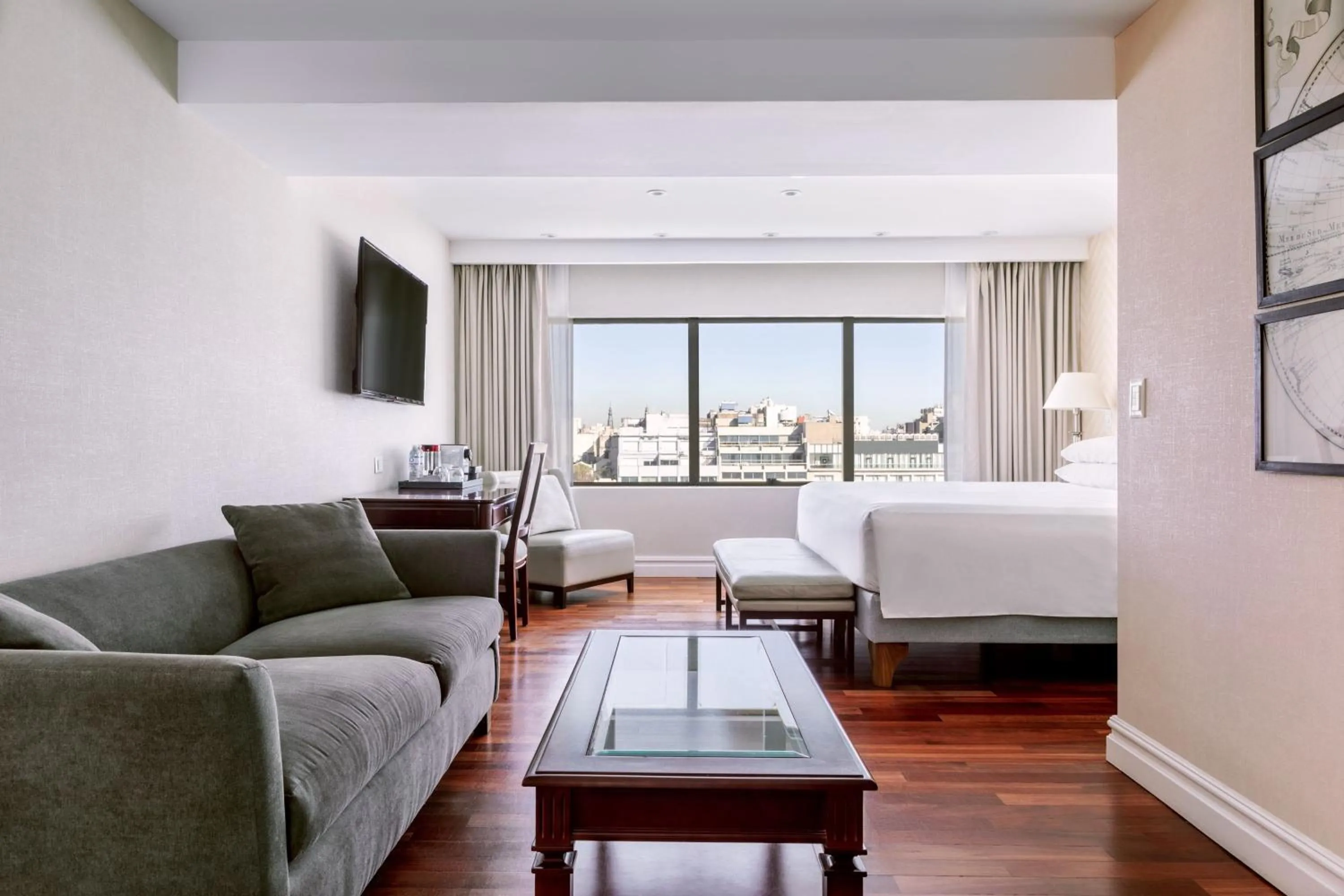 Photo of the whole room, Bed in Marriott Buenos Aires Downtown