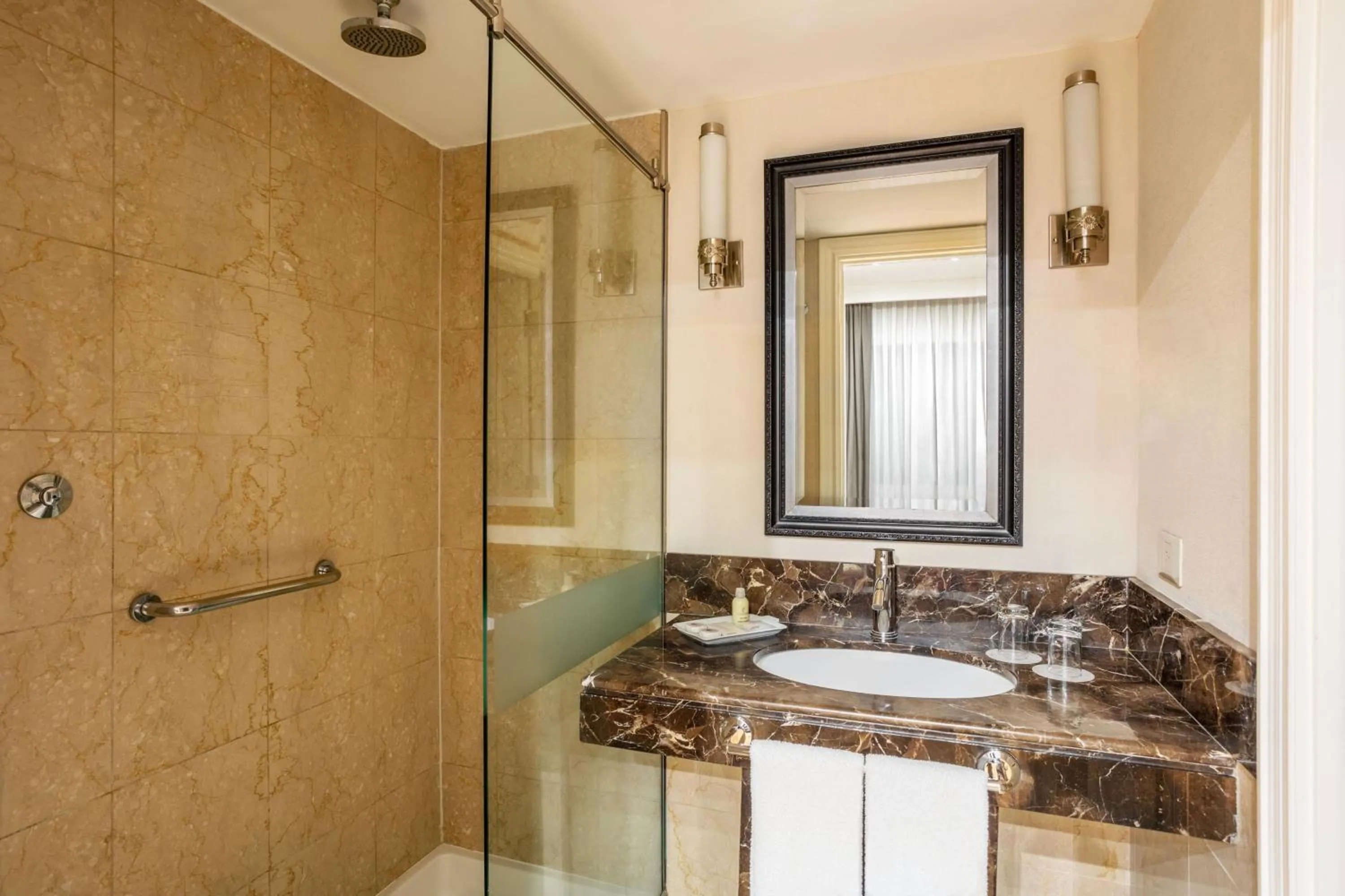 Bathroom in Marriott Buenos Aires Downtown