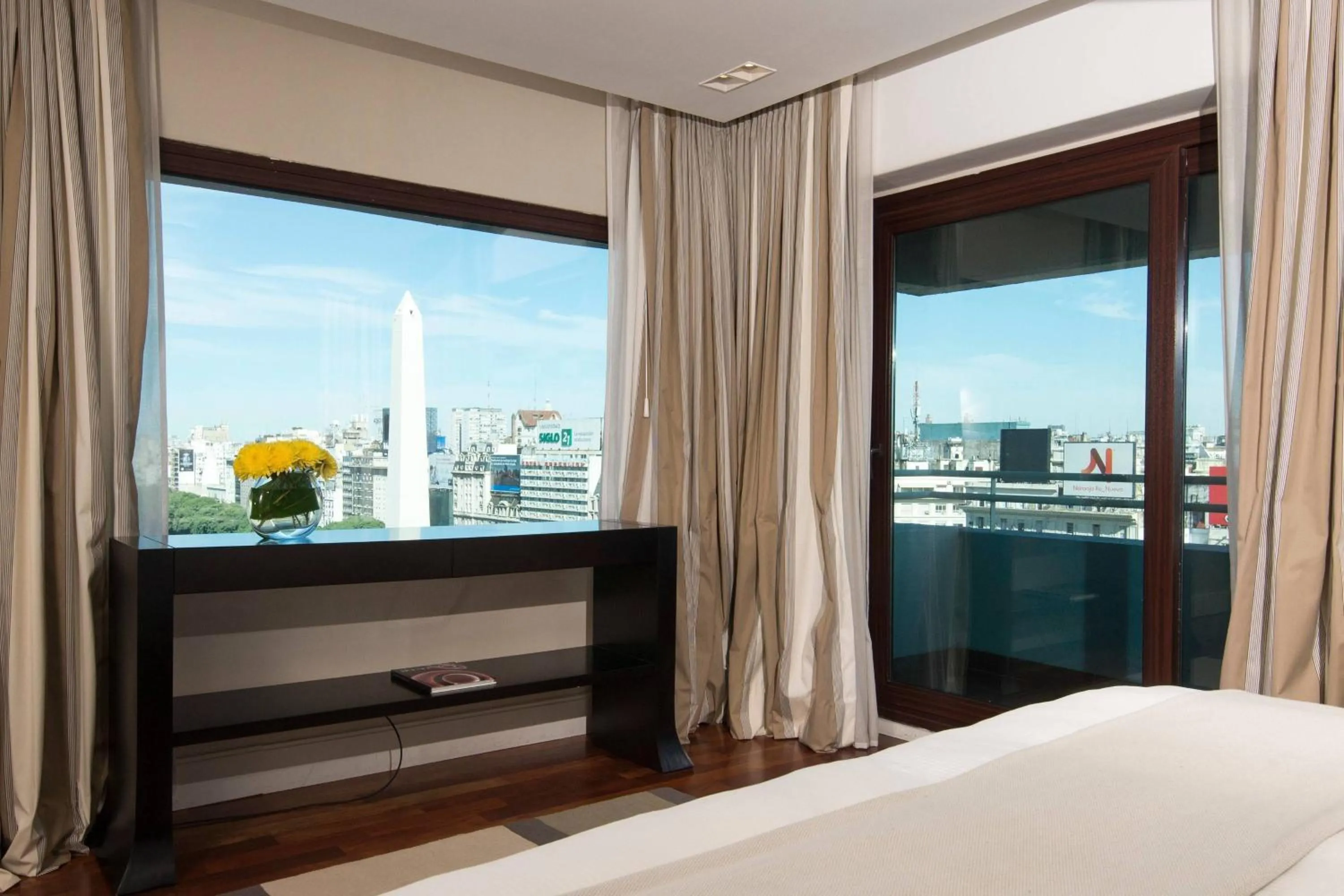 Photo of the whole room, Bed in Marriott Buenos Aires Downtown