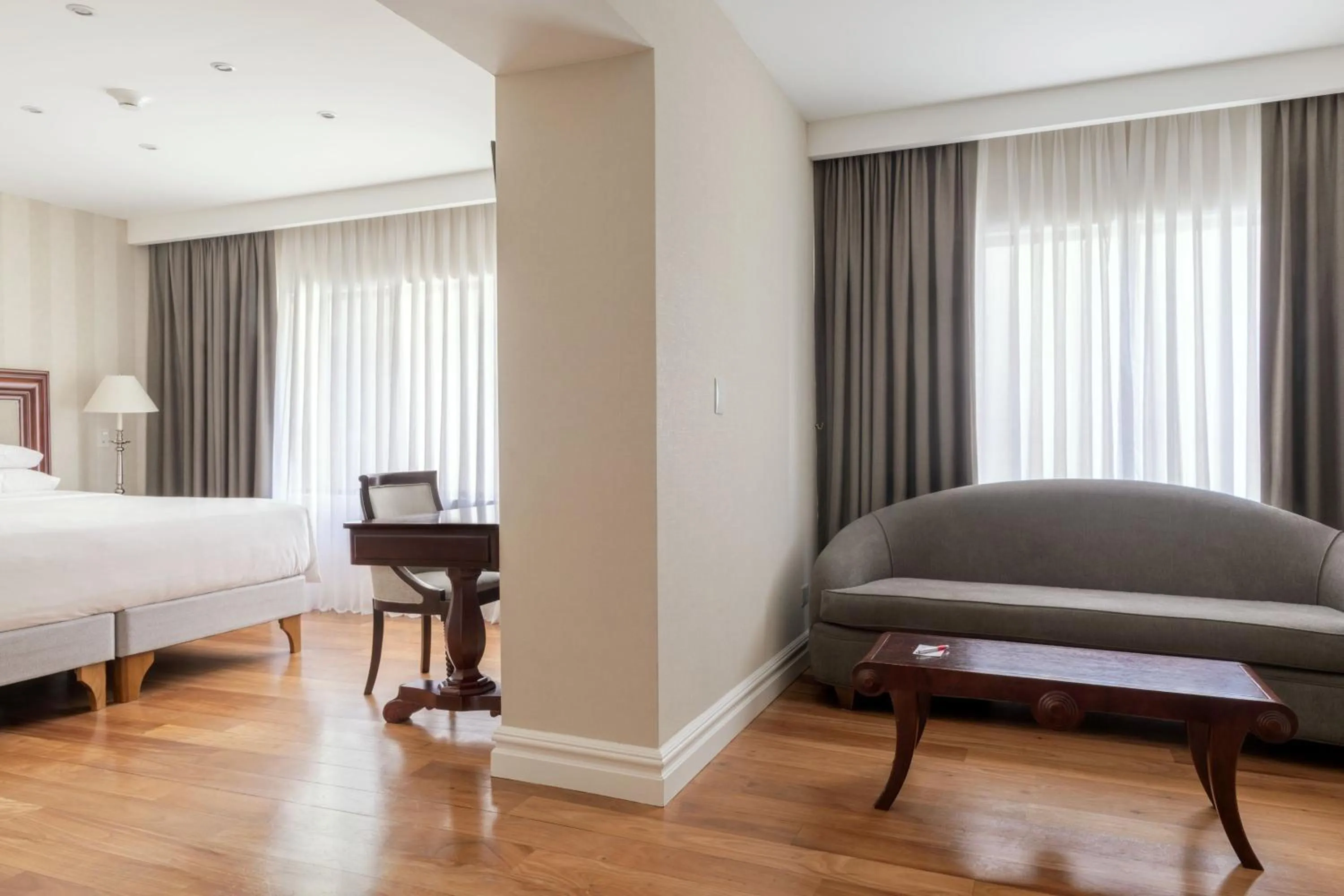 Photo of the whole room, Bed in Marriott Buenos Aires Downtown