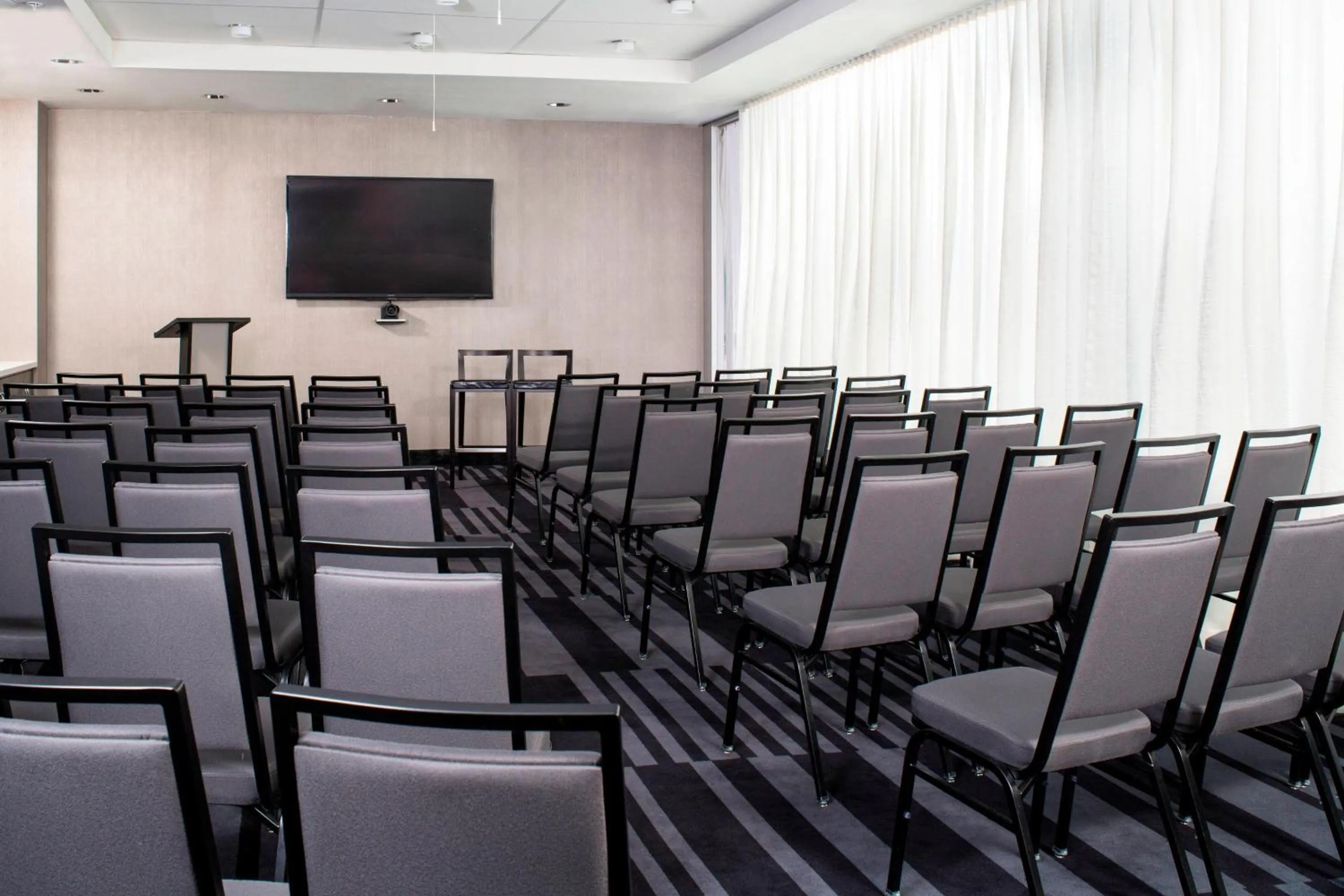 Meeting/conference room in Courtyard by Marriott New York Manhattan/Central Park