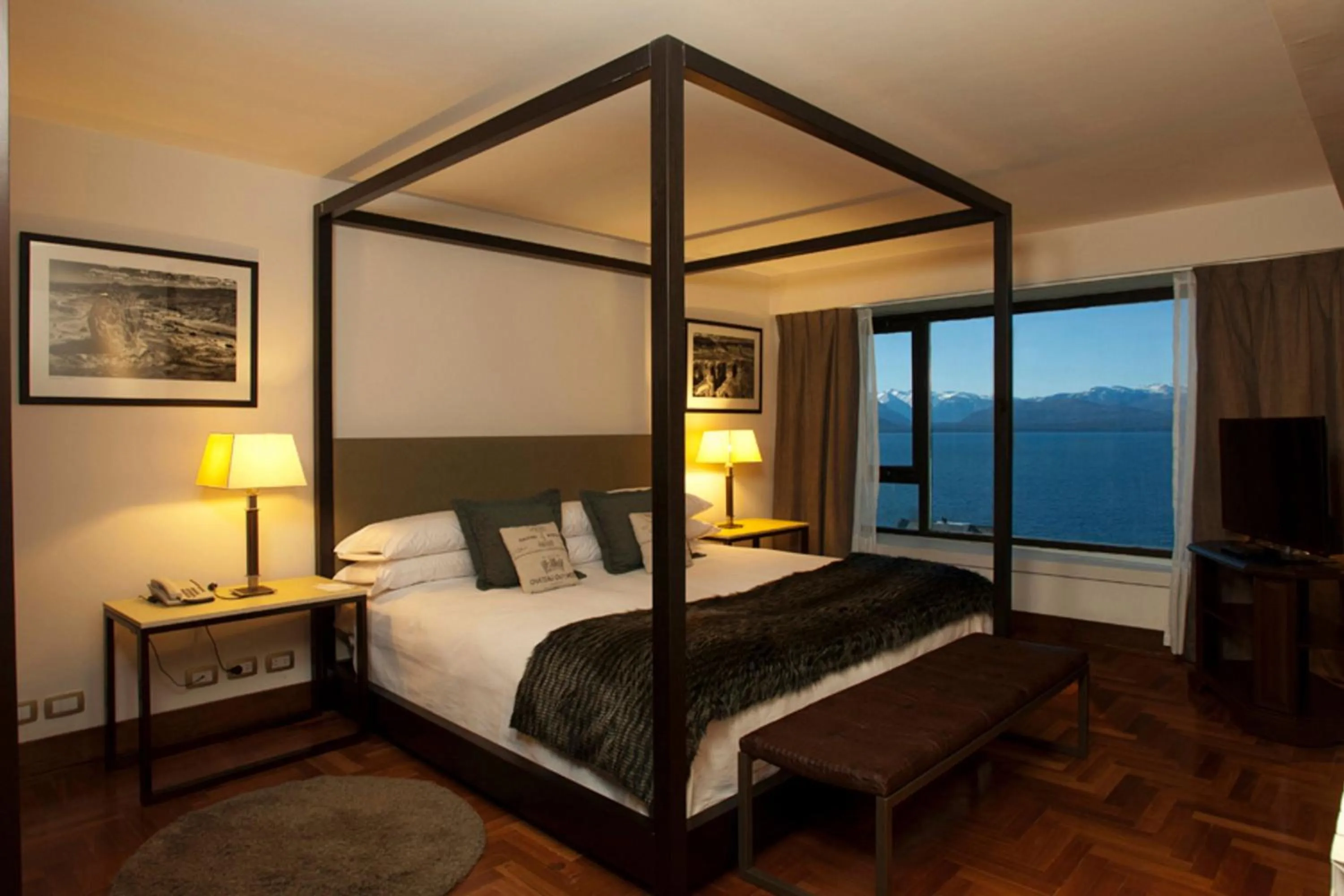 Bedroom, Bed in Sheraton Bariloche Hotel