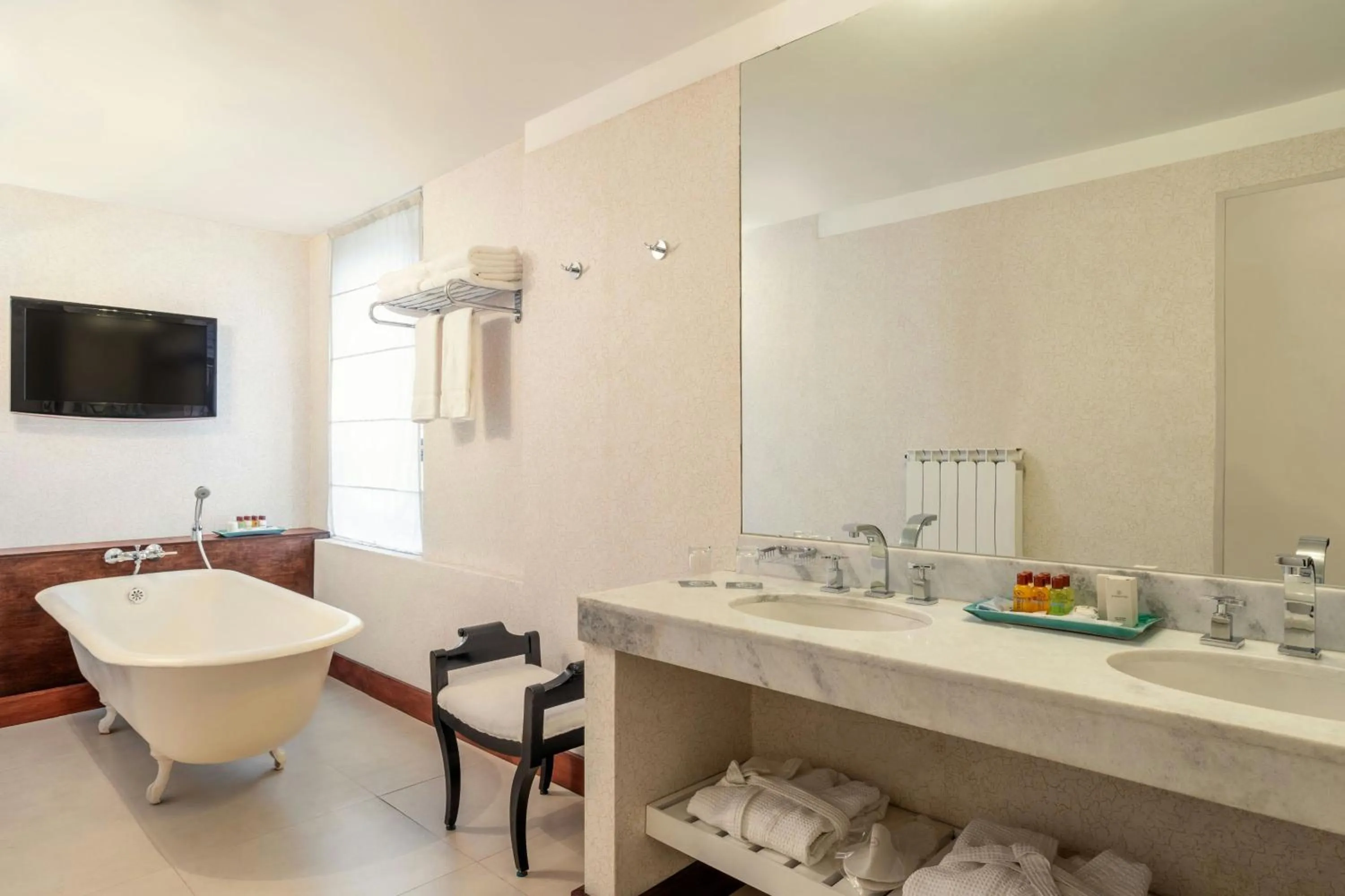 Bathroom in Sheraton Bariloche Hotel