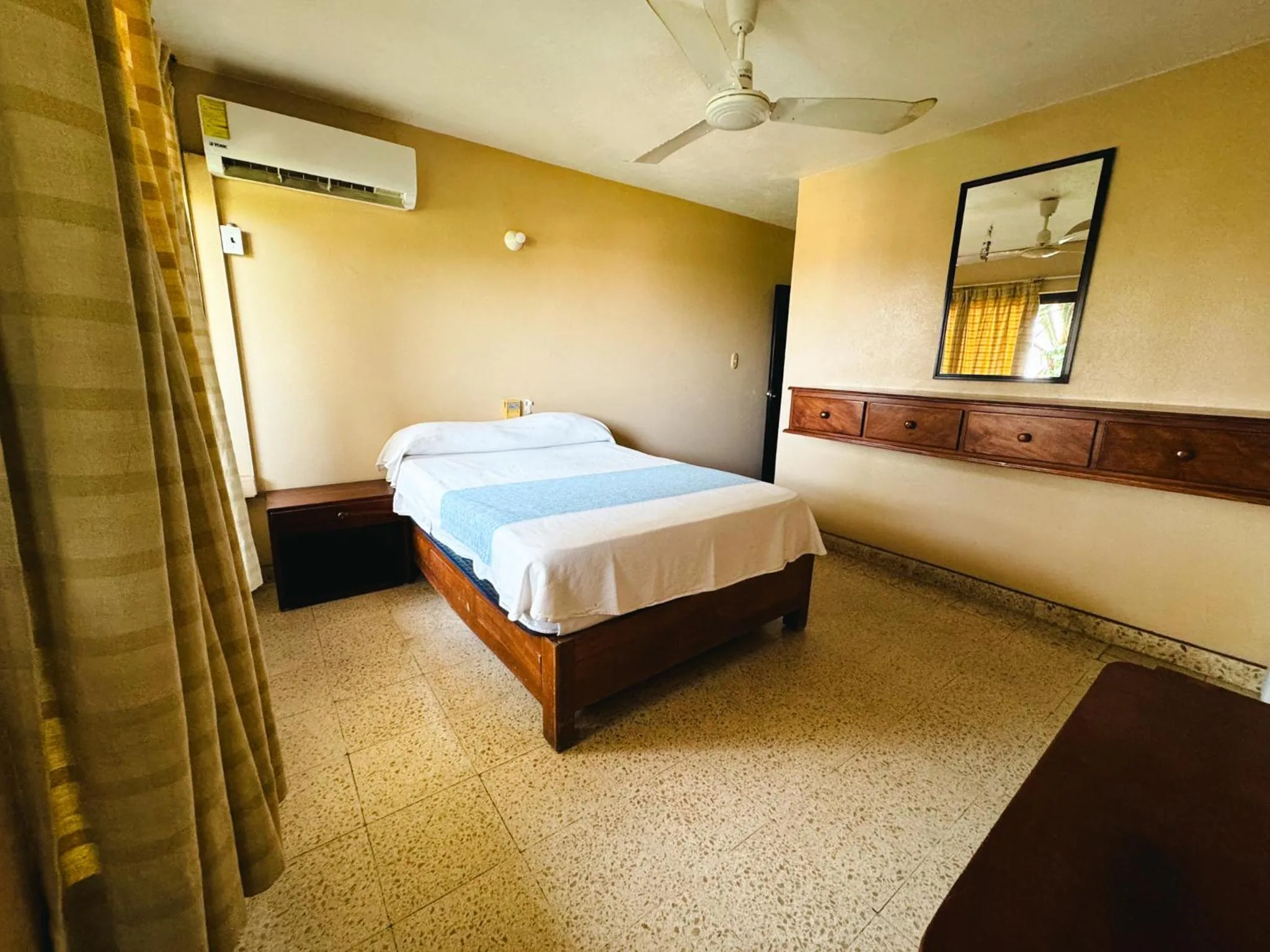 Bed in Hotel El Mirador