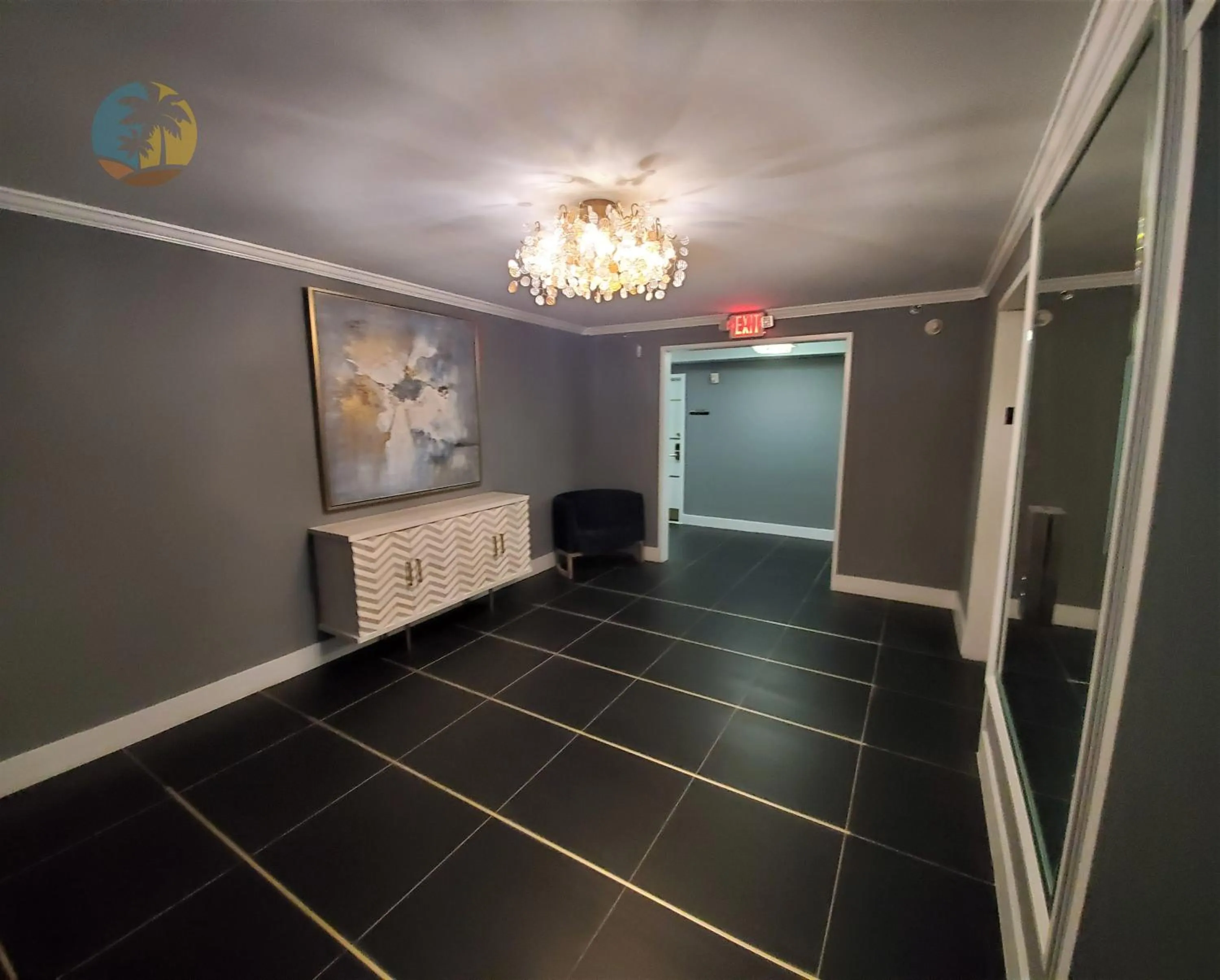 Deluxe Beach Resort - HORA RENTALS