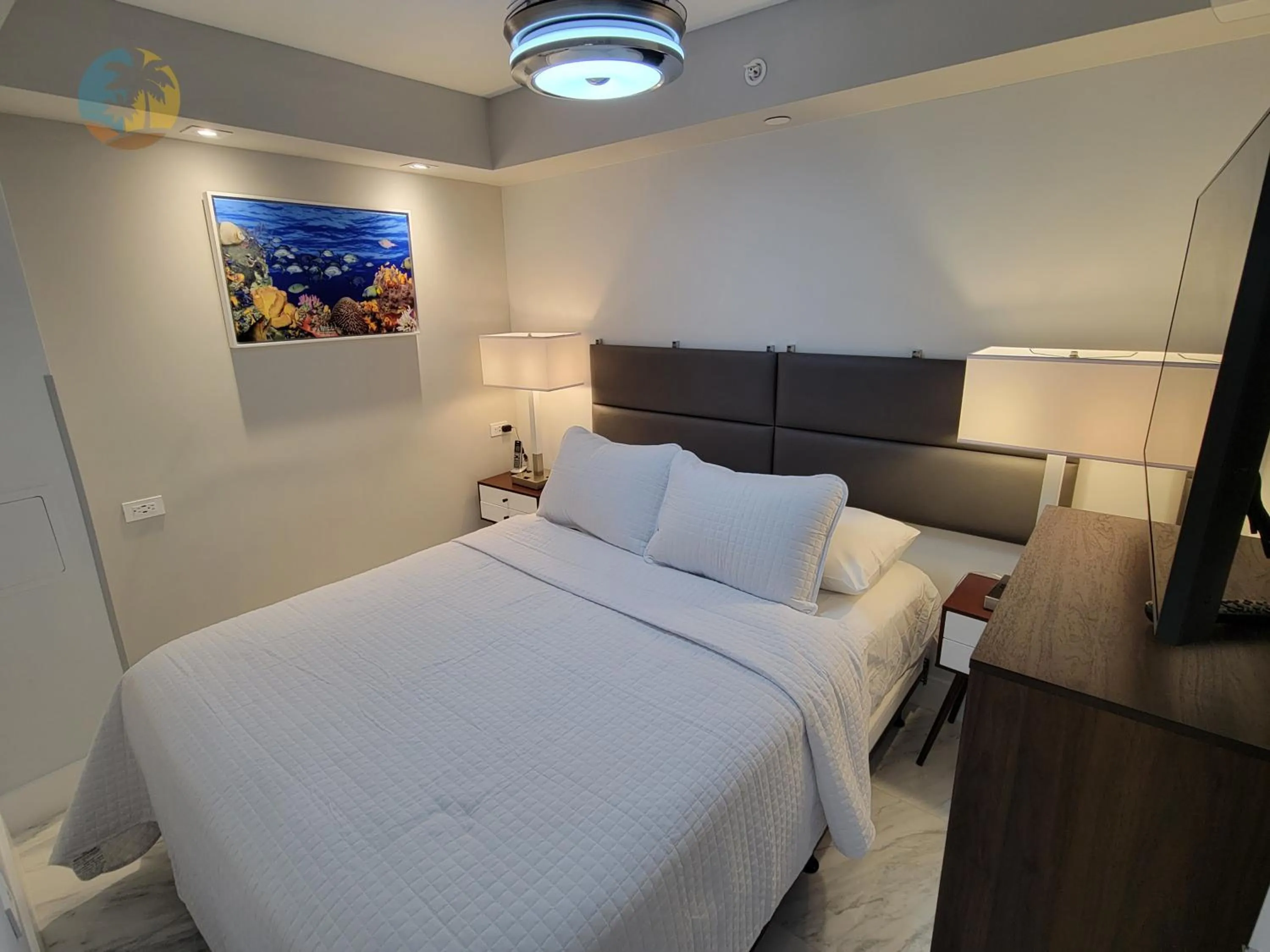 Bed in Deluxe Beach Resort - HORA RENTALS