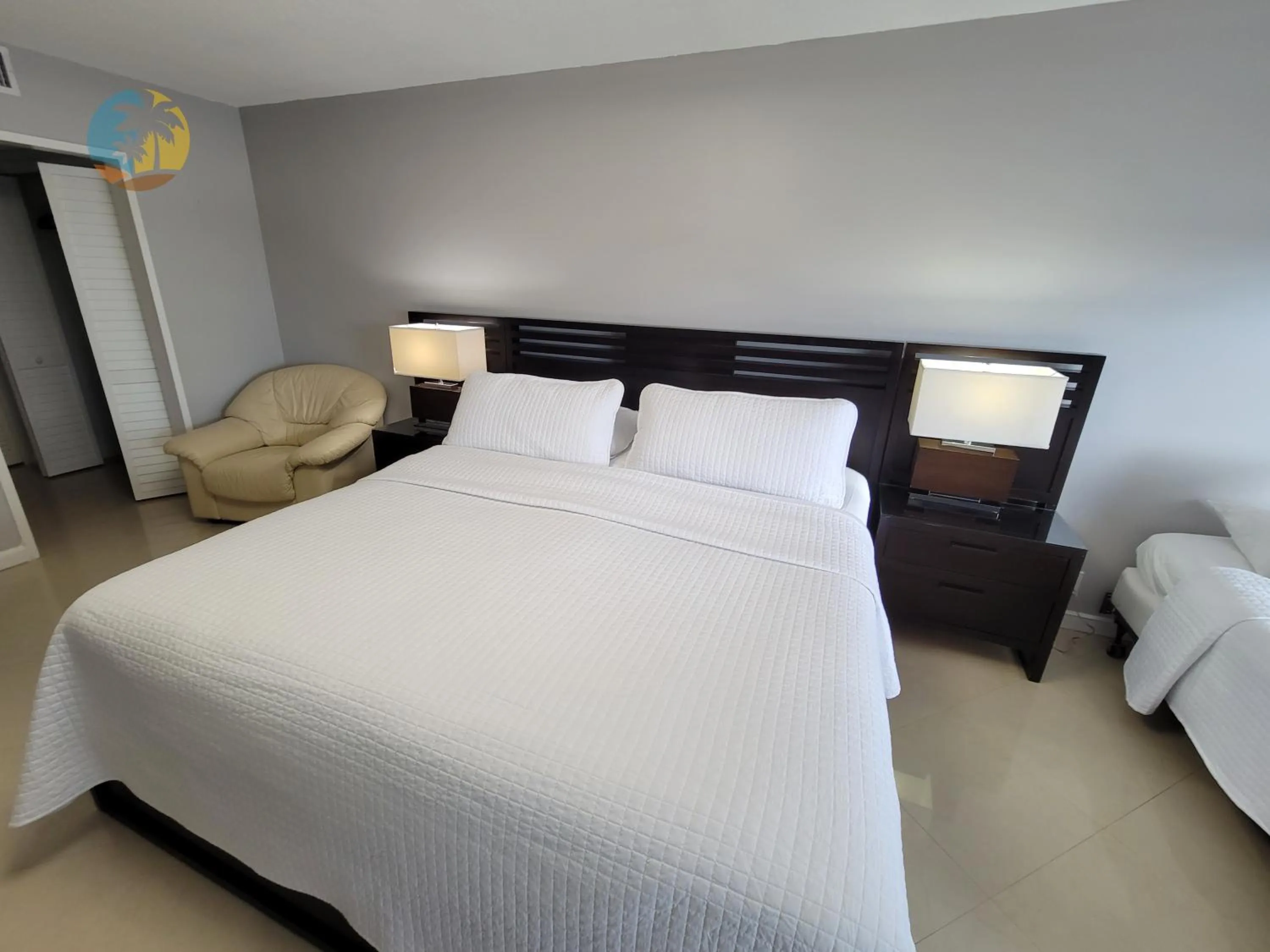 Bed in Deluxe Beach Resort - HORA RENTALS