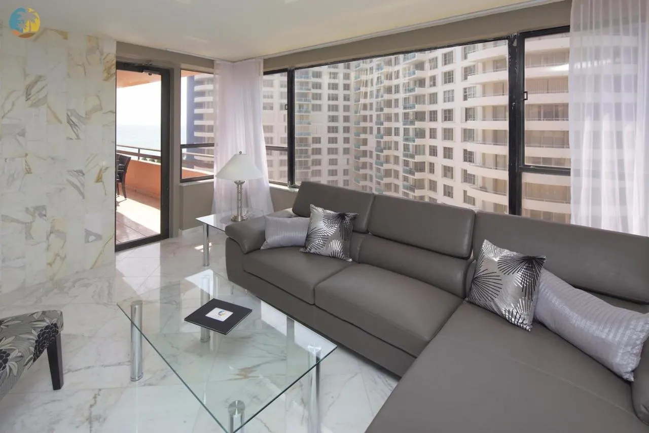 Deluxe Beach Resort - HORA RENTALS