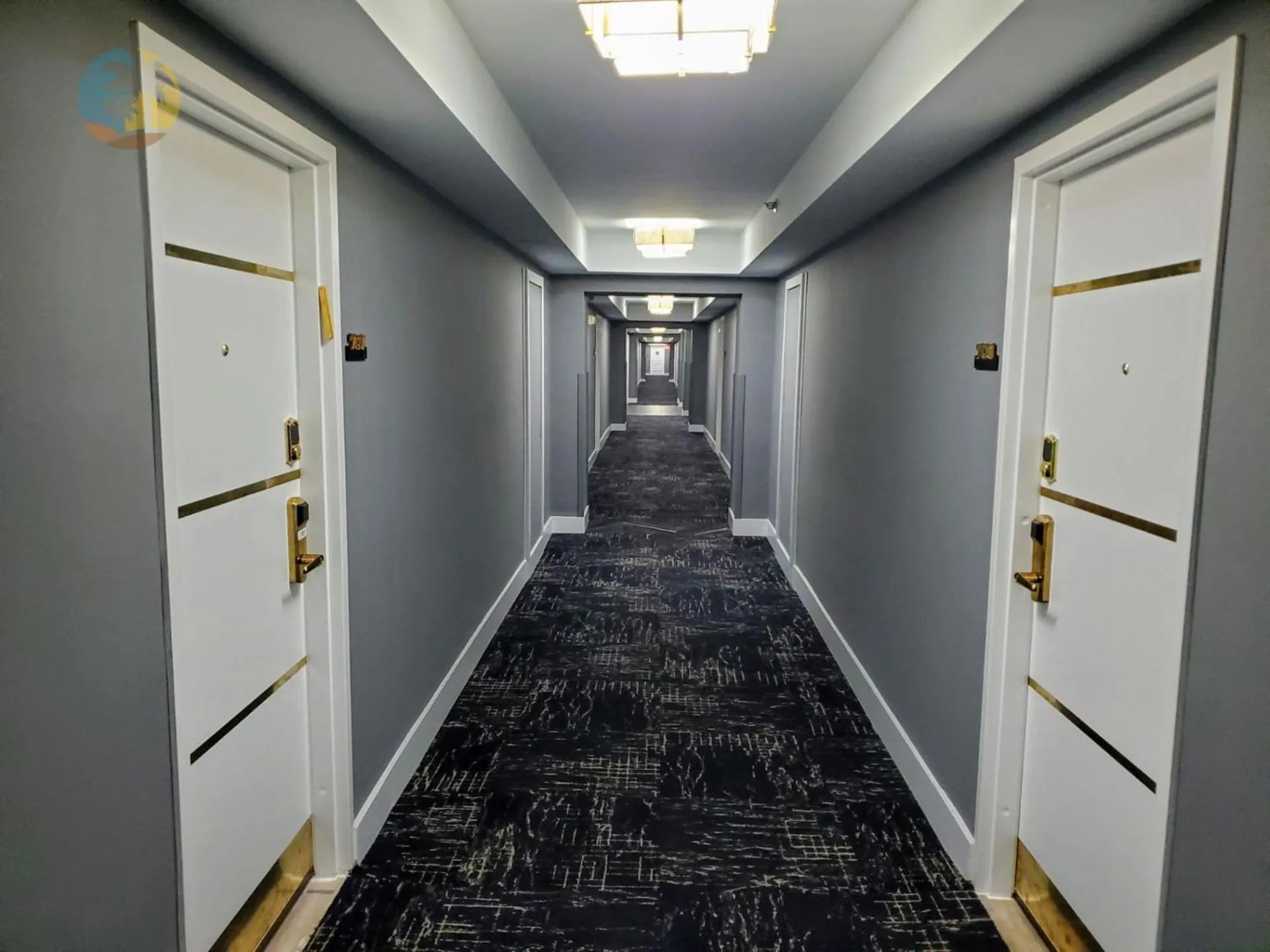 Deluxe Beach Resort - HORA RENTALS