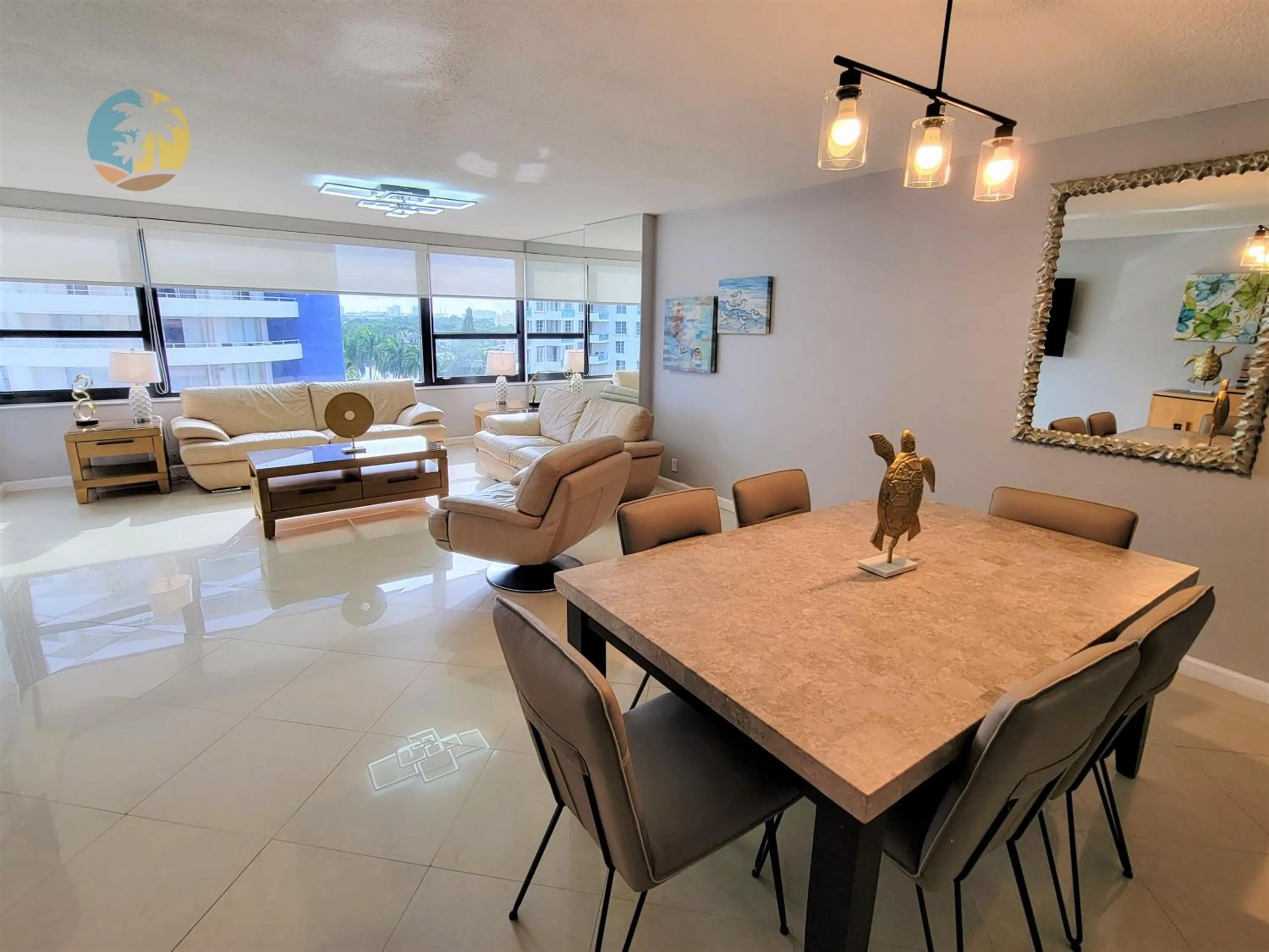 Deluxe Beach Resort - HORA RENTALS