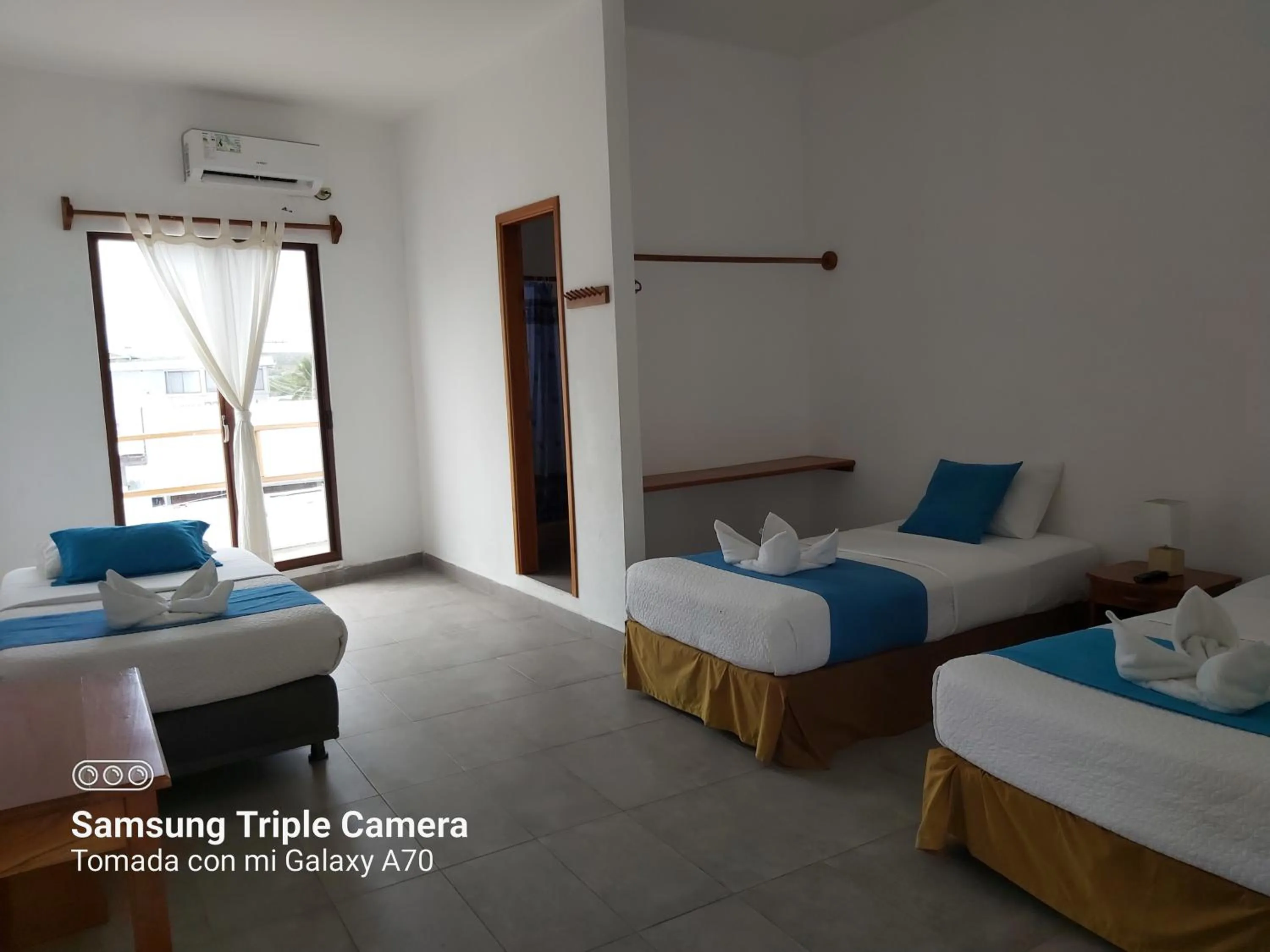 Bed in Galapagos Native