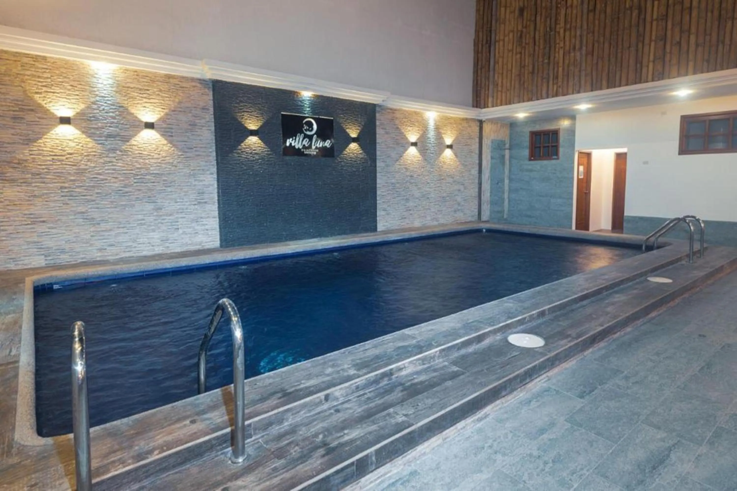 Pool view in Galapagos Native