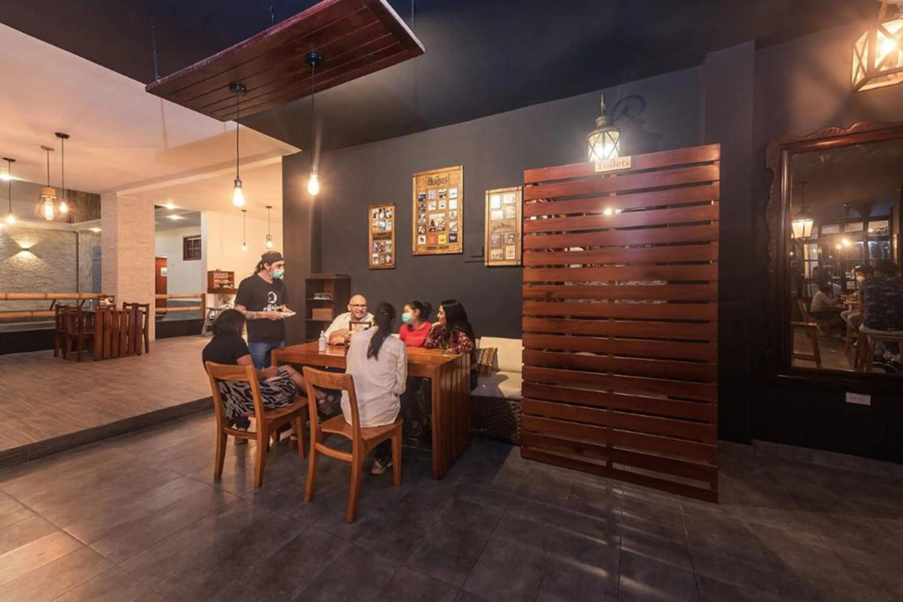 Restaurant/places to eat in Galapagos Native