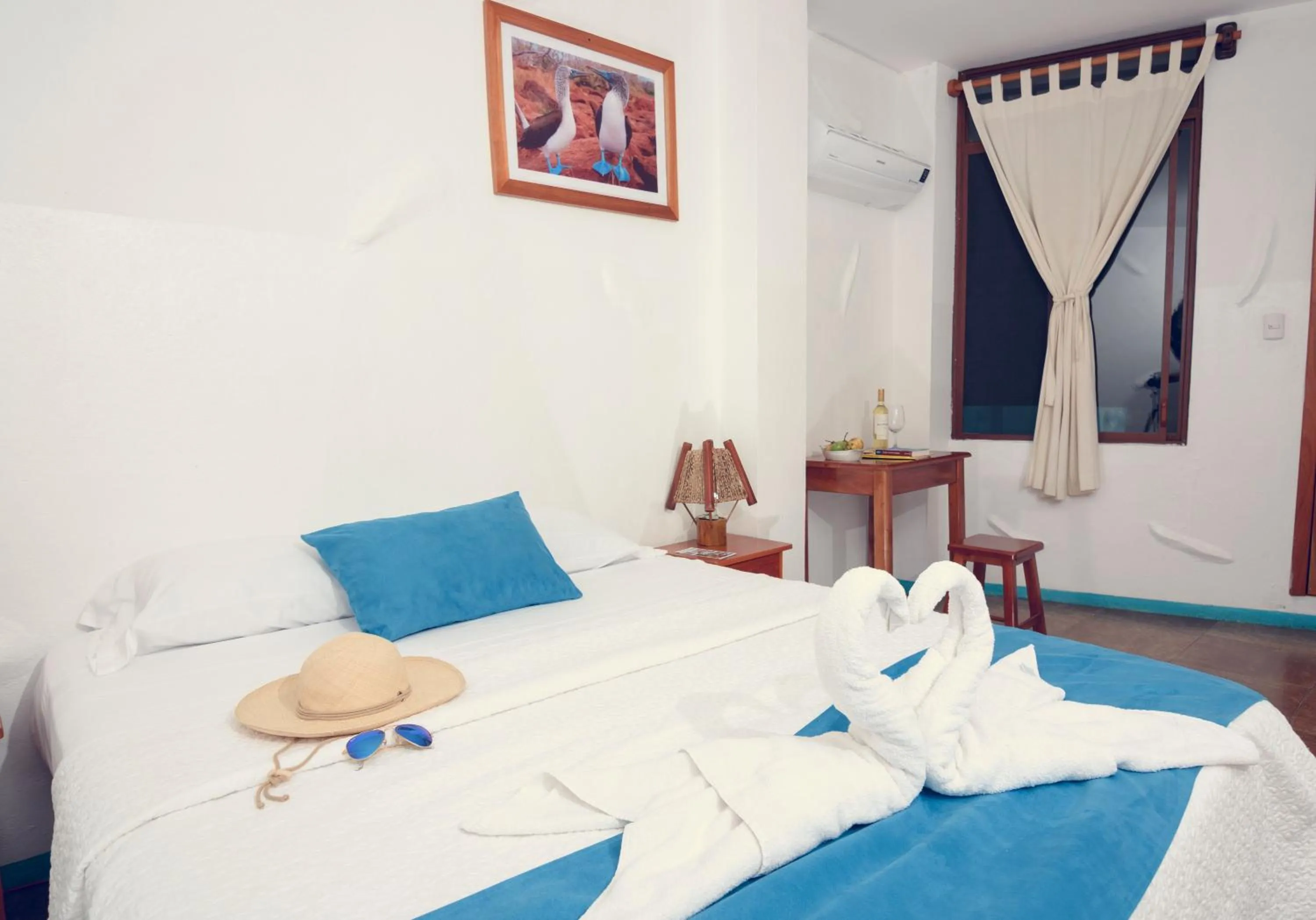 Bed in Galapagos Native