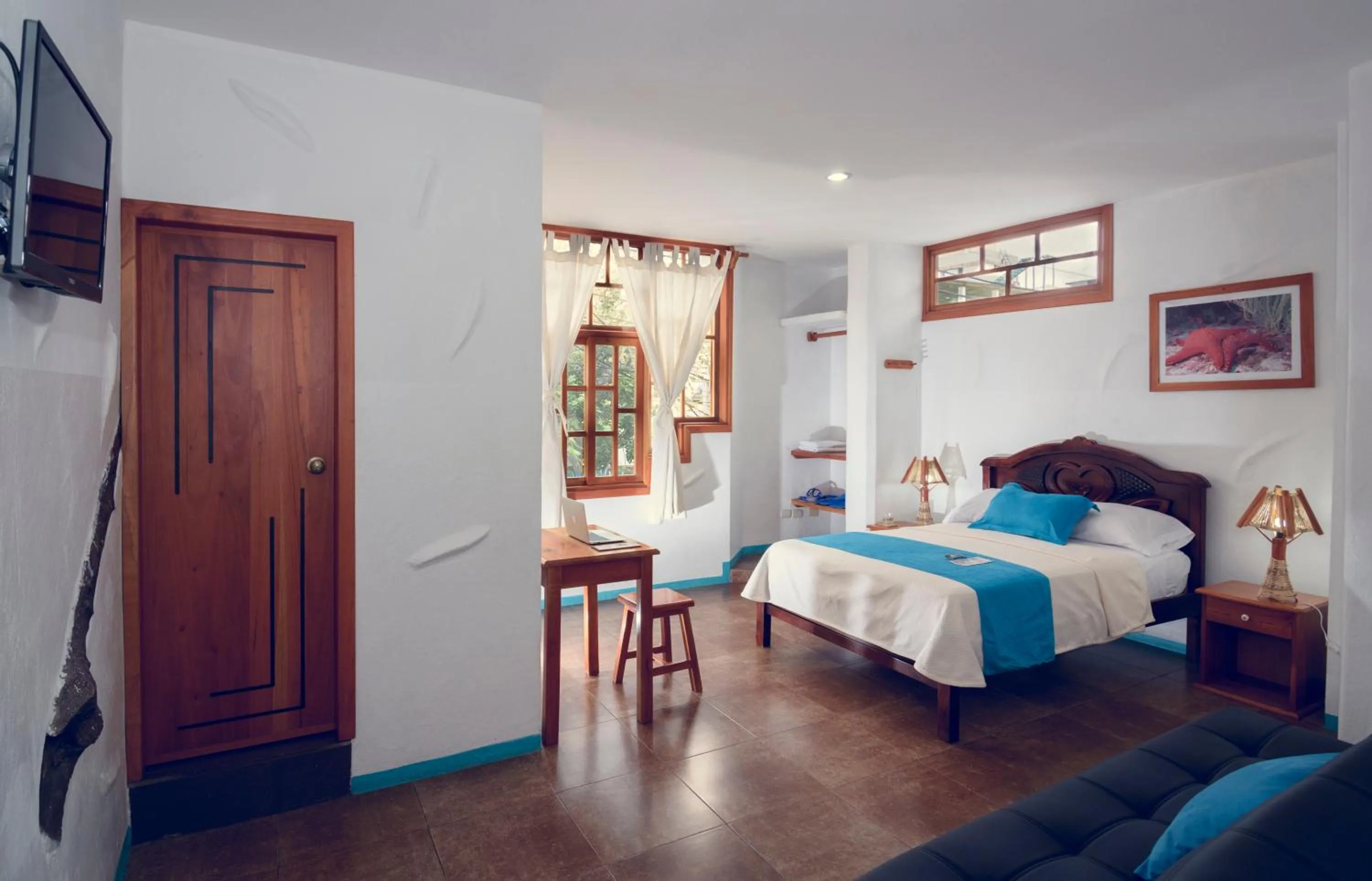 Bed in Galapagos Native