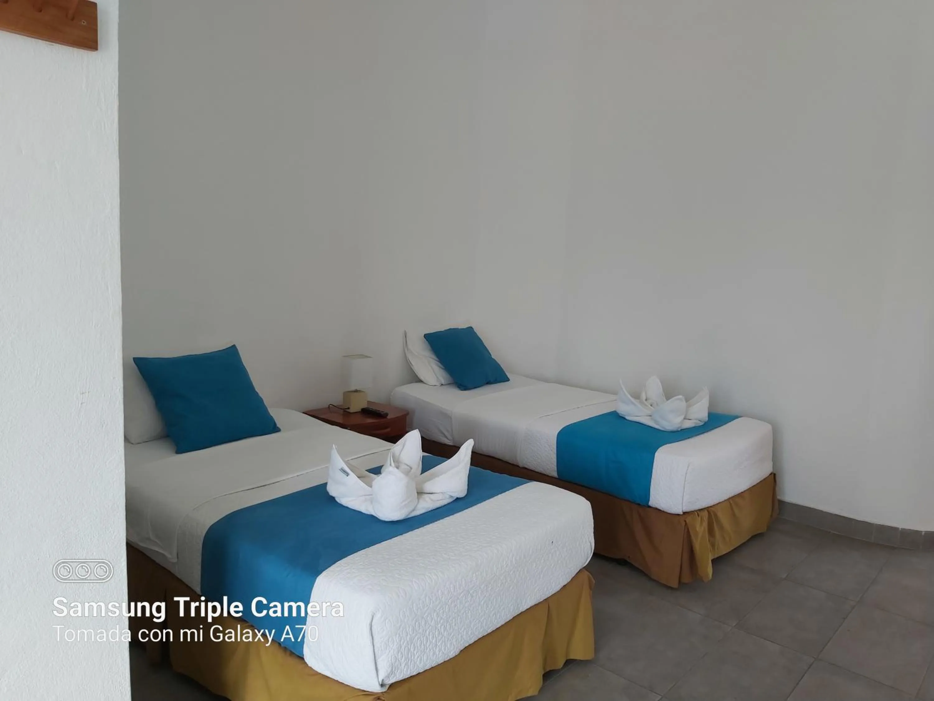 Bed in Galapagos Native