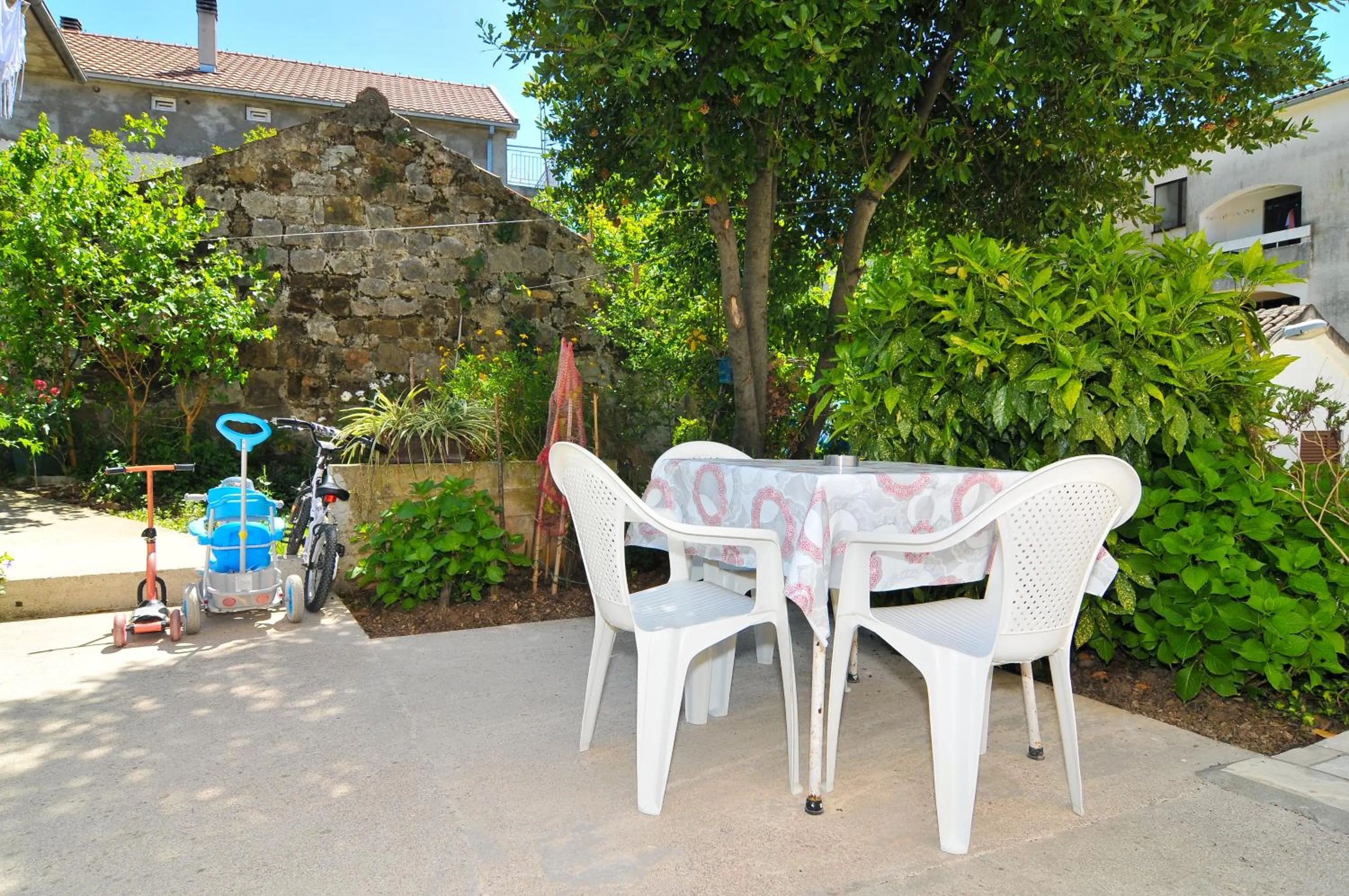 Patio in Apartments Samardžić