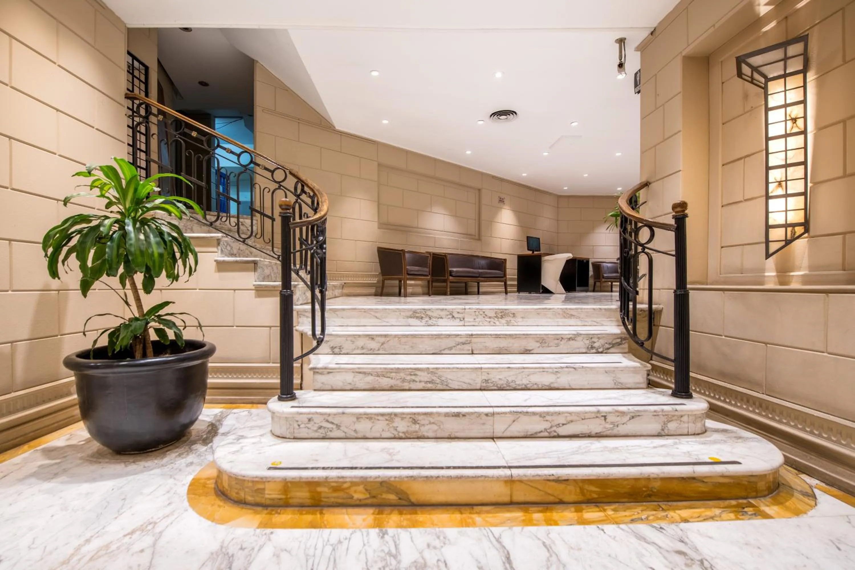 Lobby or reception in Exe Hotel Colón