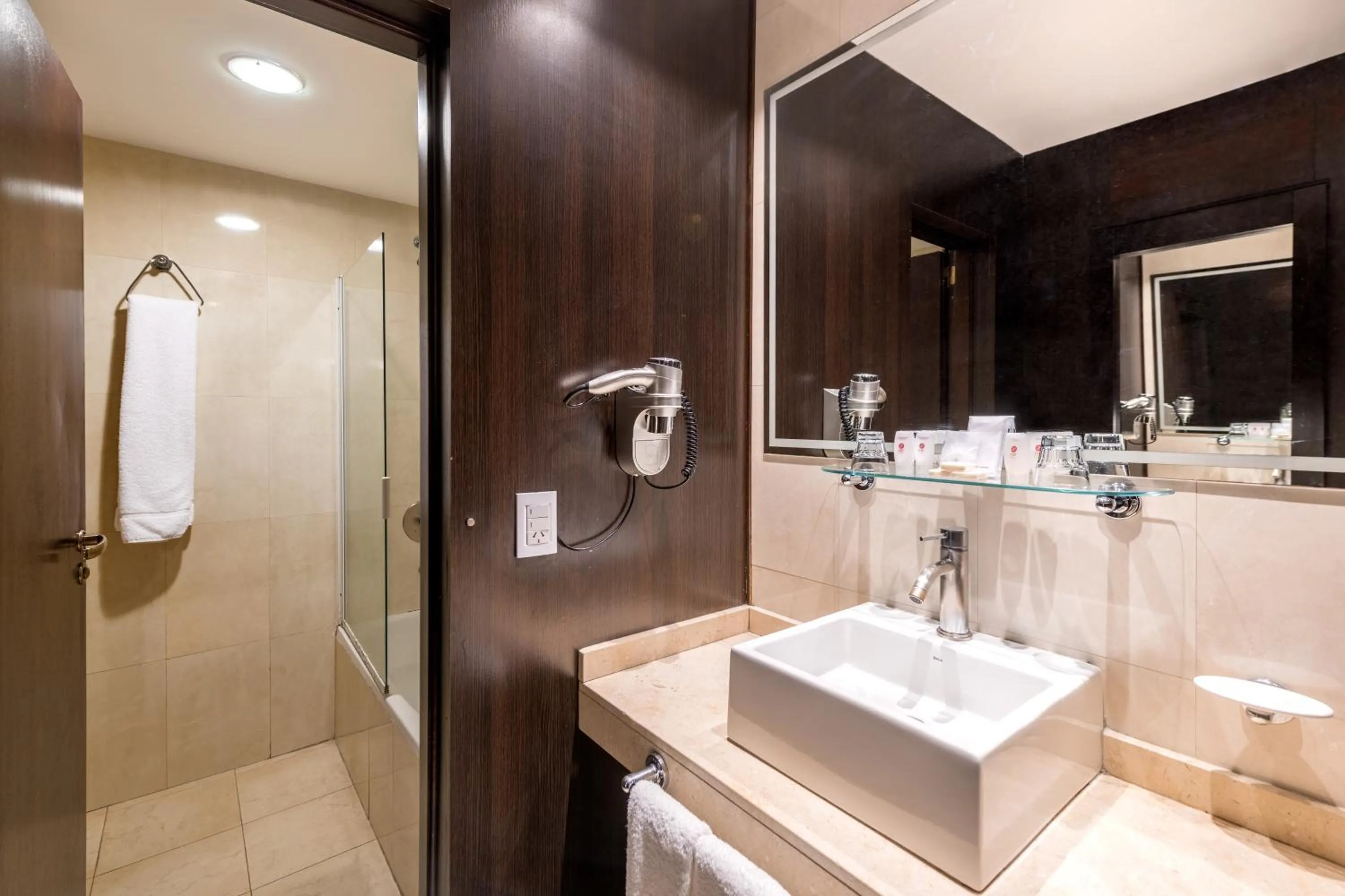 Property building in Exe Hotel Colón