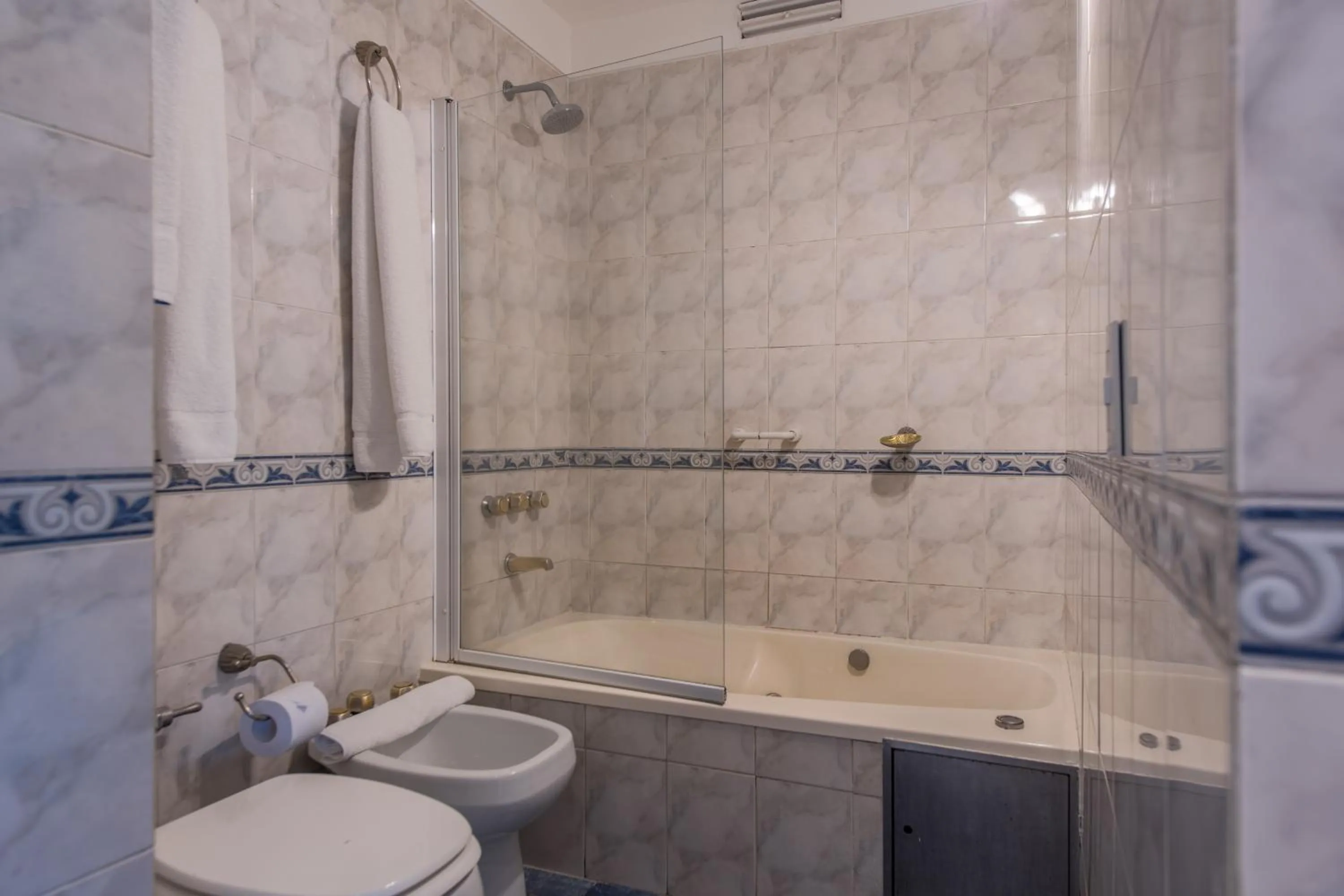 Bathroom in Exe Hotel Colón