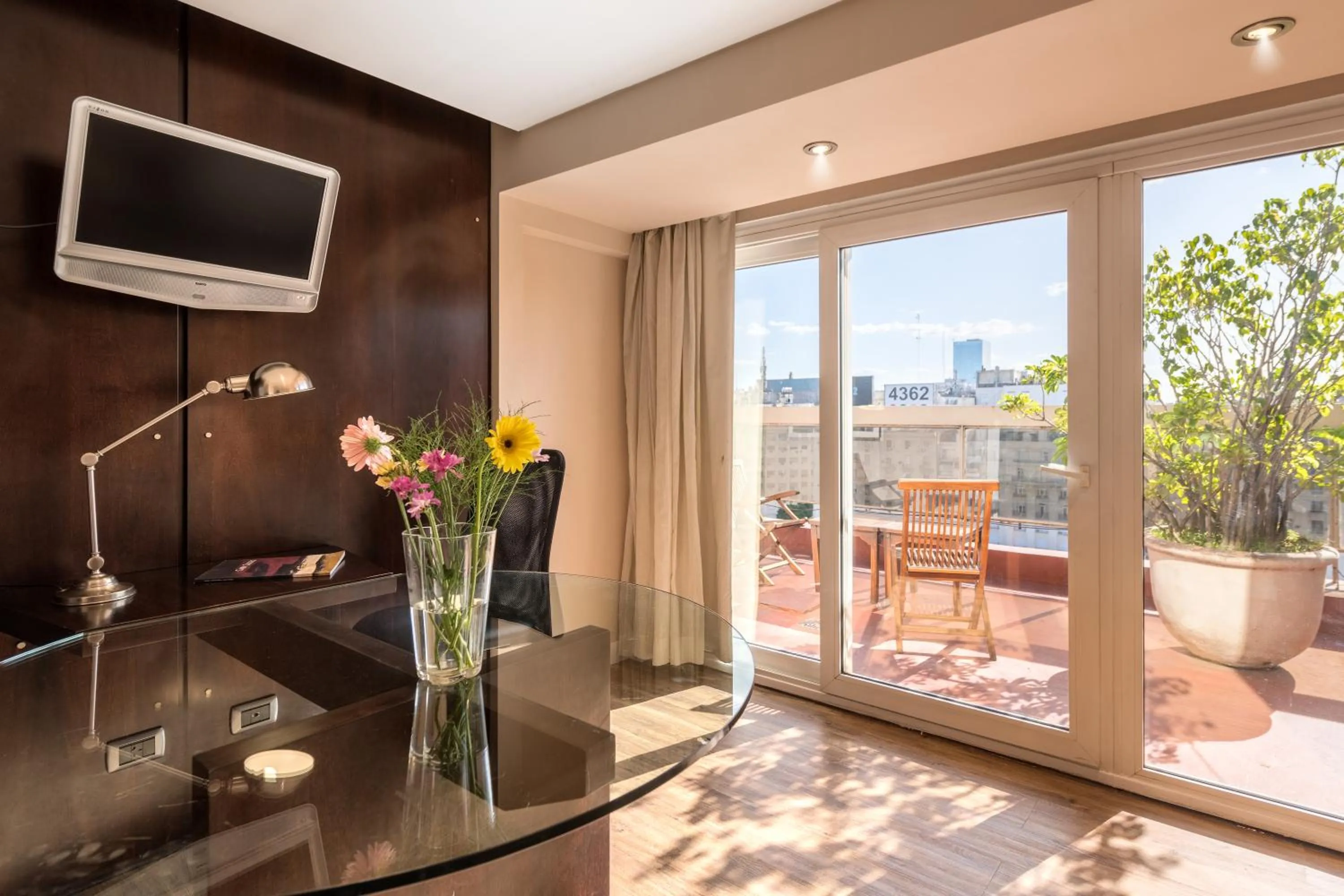 Property building in Exe Hotel Colón