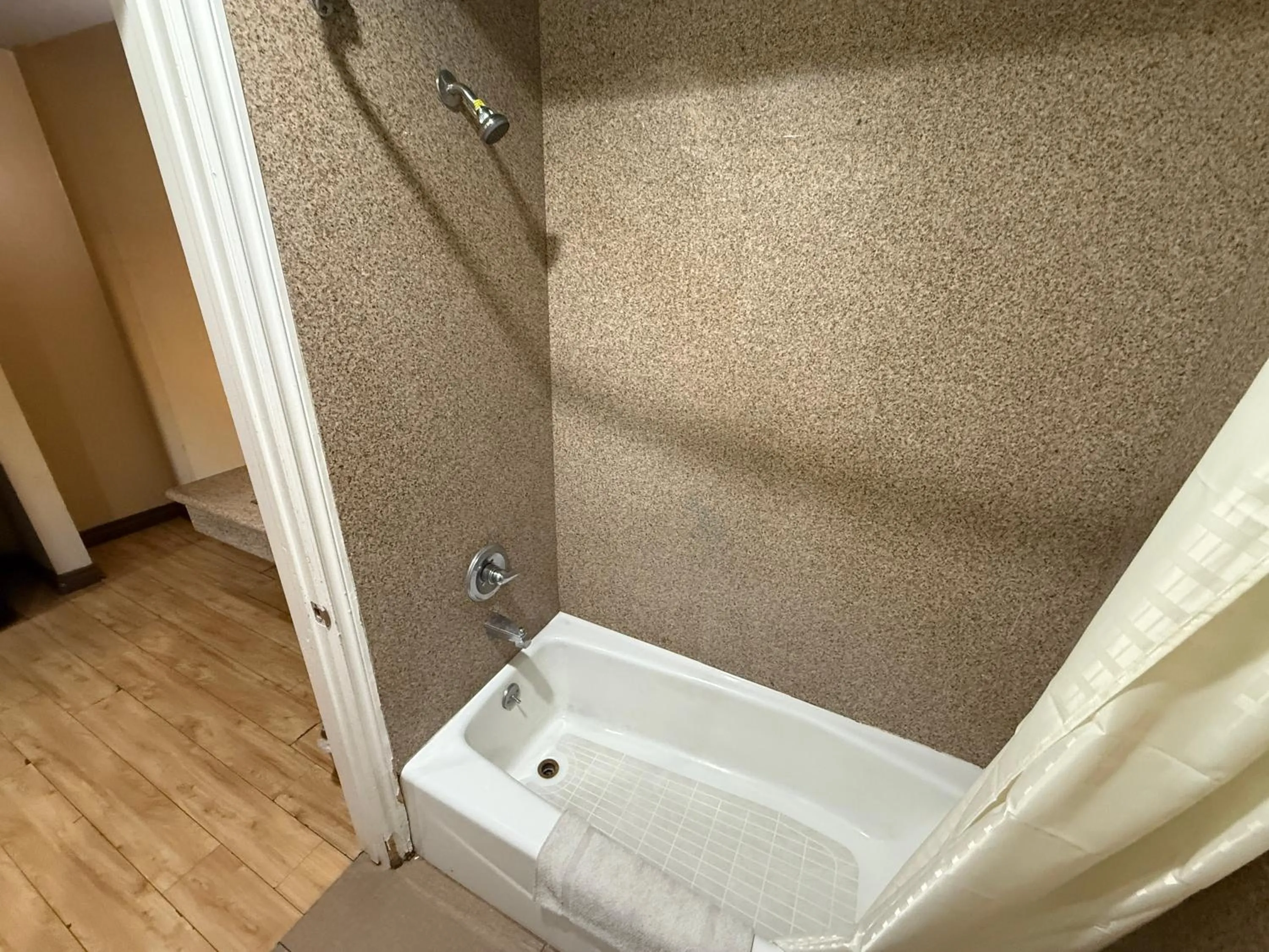 Bathroom in Rocky Inn Motel Long Beach, CA