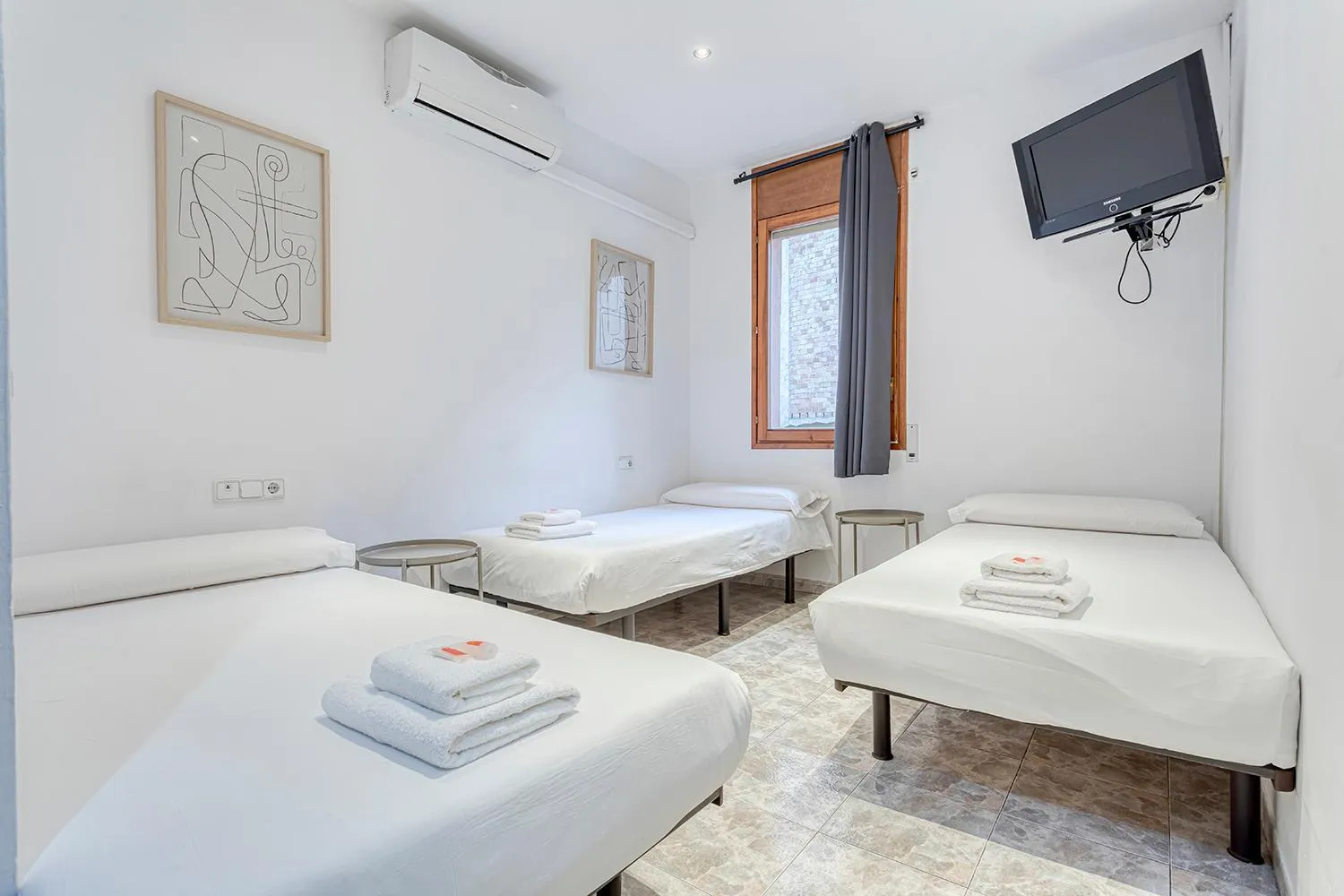 Bed in HOSTAL BEDMATES