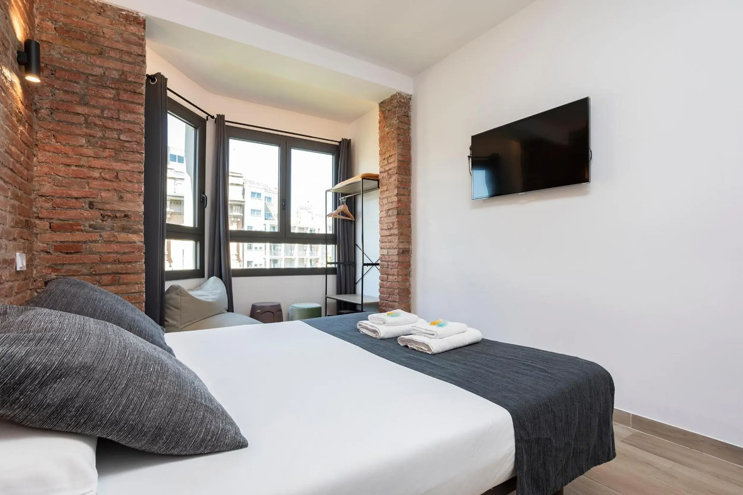 Premium Double Room with View in HOSTAL BEDMATES Premium Double Room with View in HOSTAL BEDMATES