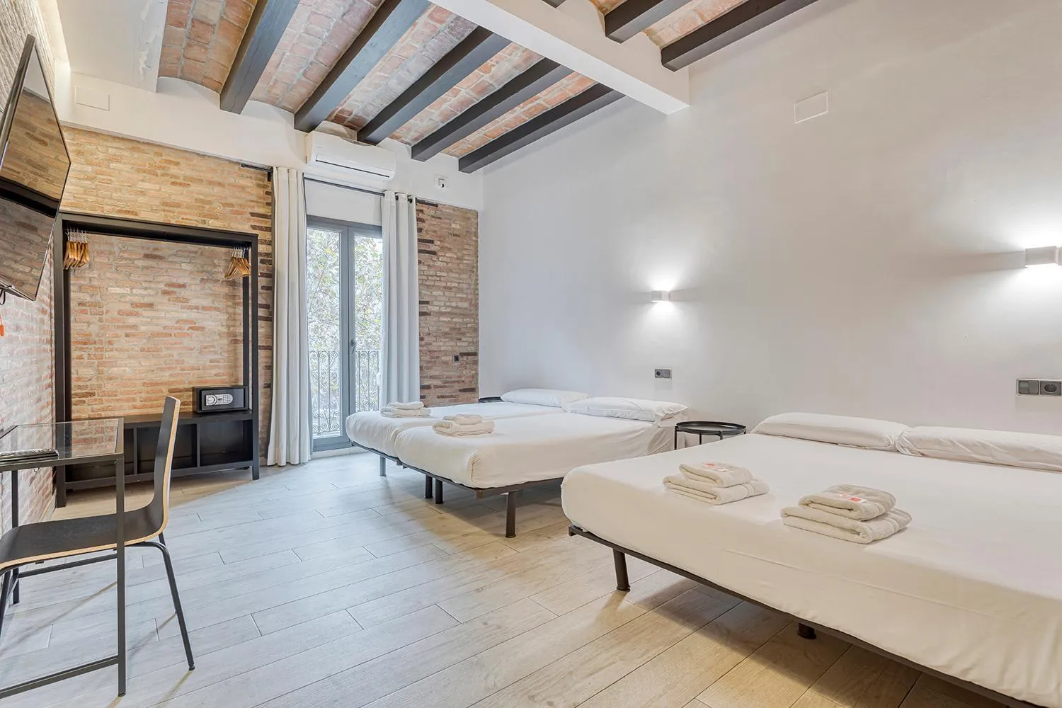 Bed in HOSTAL BEDMATES