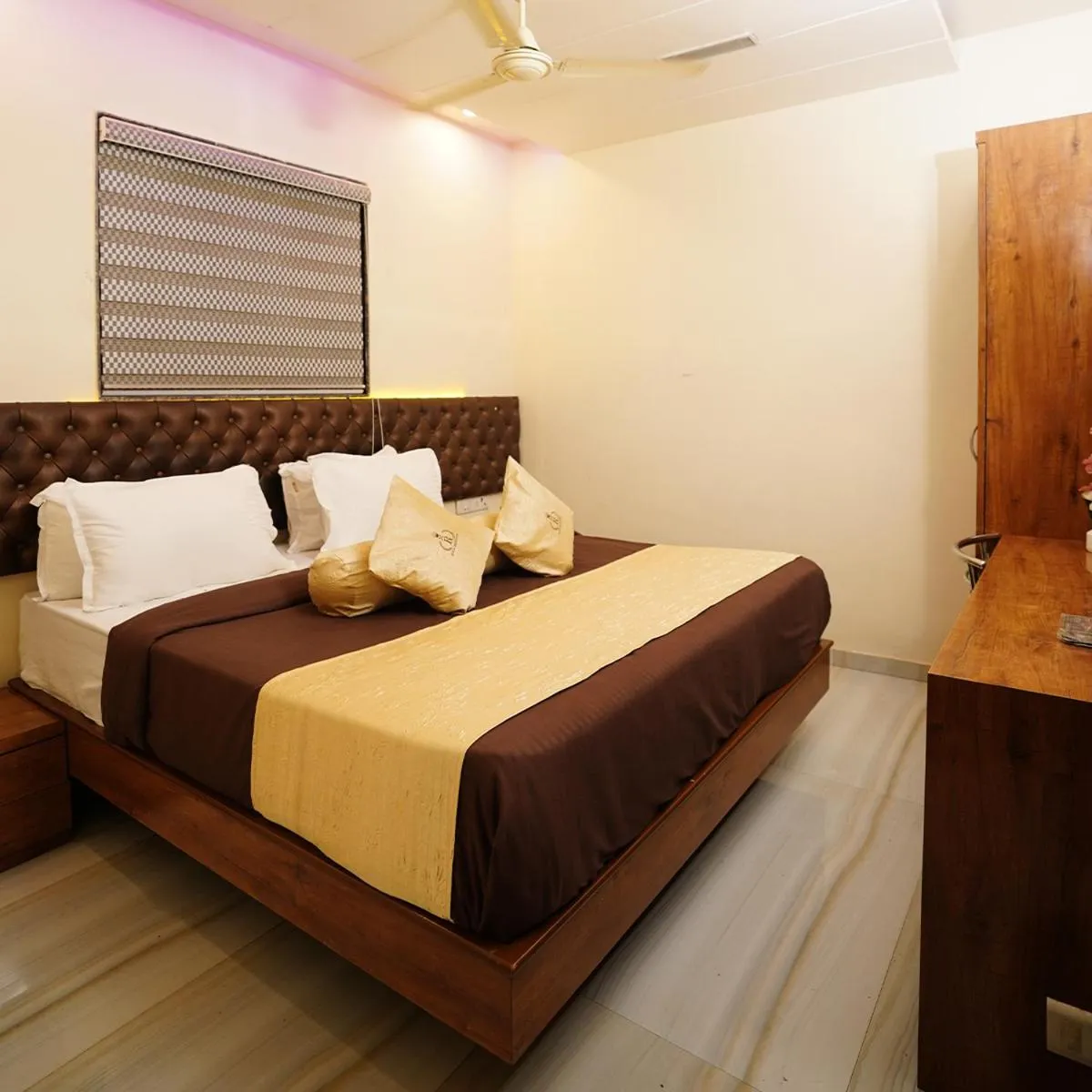 Bed in Hotel Royce Executive Near US Consulate, Bandra Kurla Complex