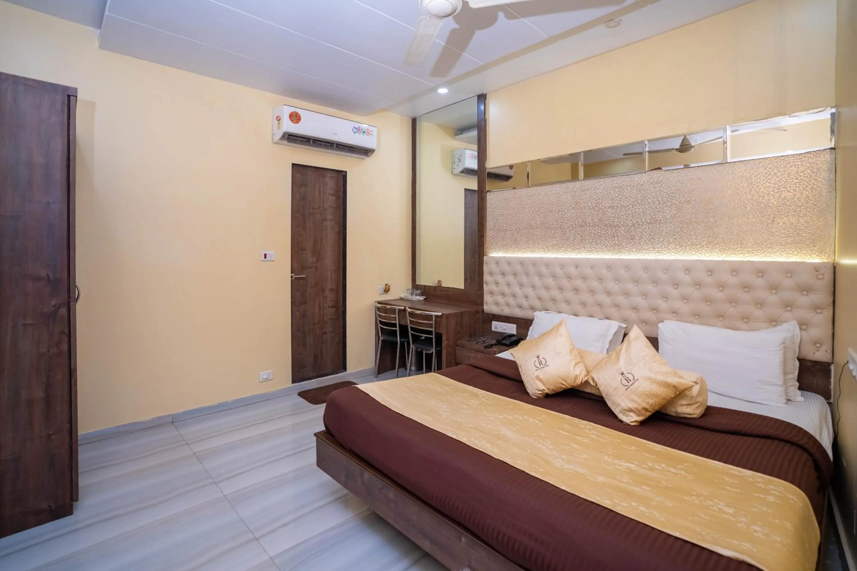 Bed in Hotel Royce Executive Near US Consulate, Bandra Kurla Complex