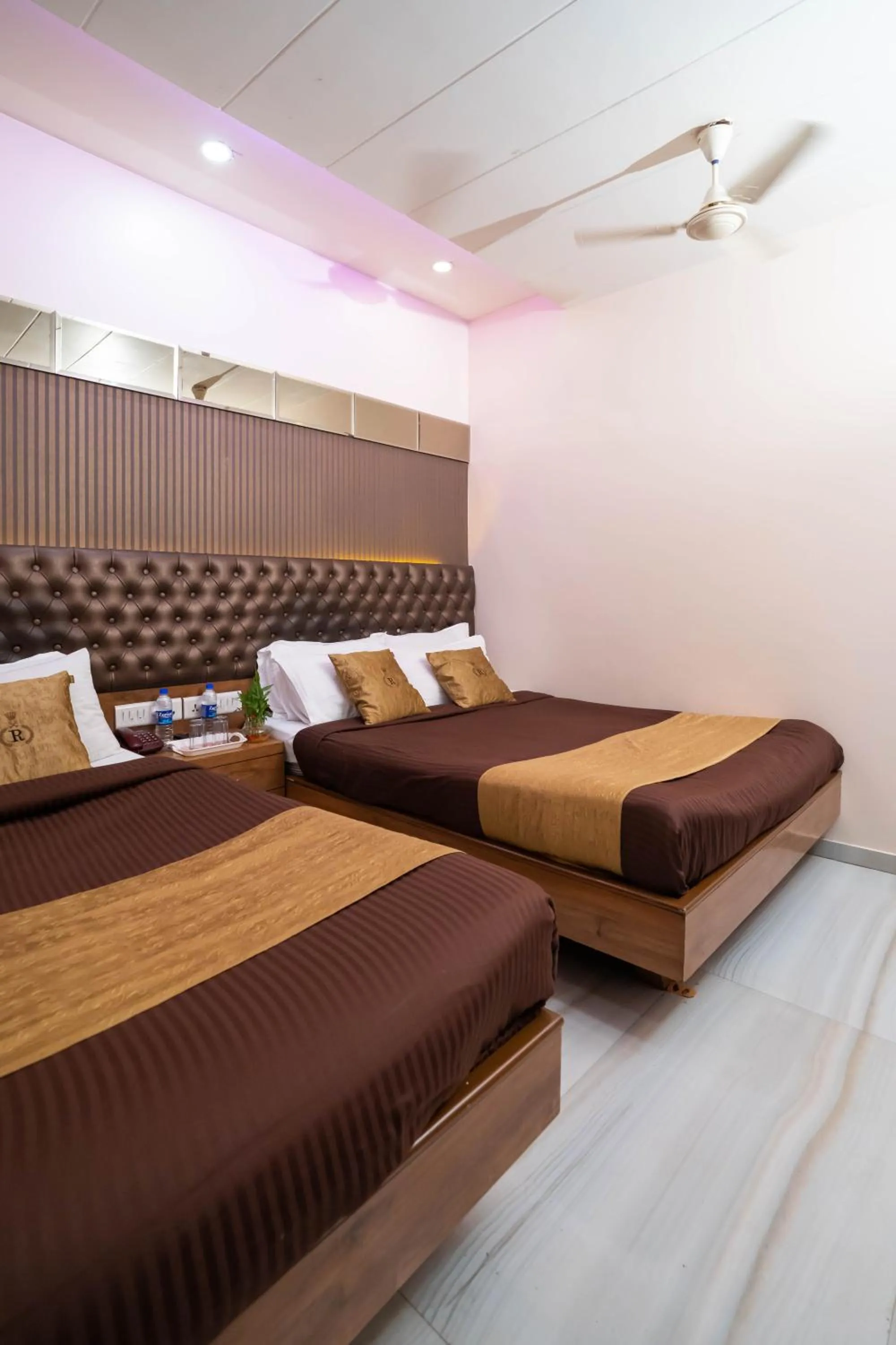 Living room, Bed in Hotel Royce Executive Near US Consulate, Bandra Kurla Complex