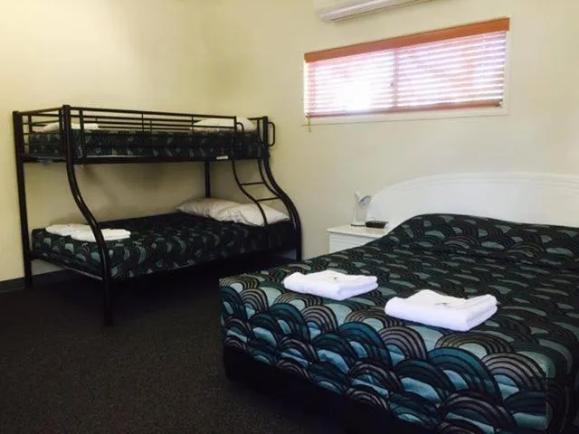 Bed in Springsure Overlander Motel