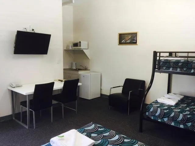 Bed in Springsure Overlander Motel