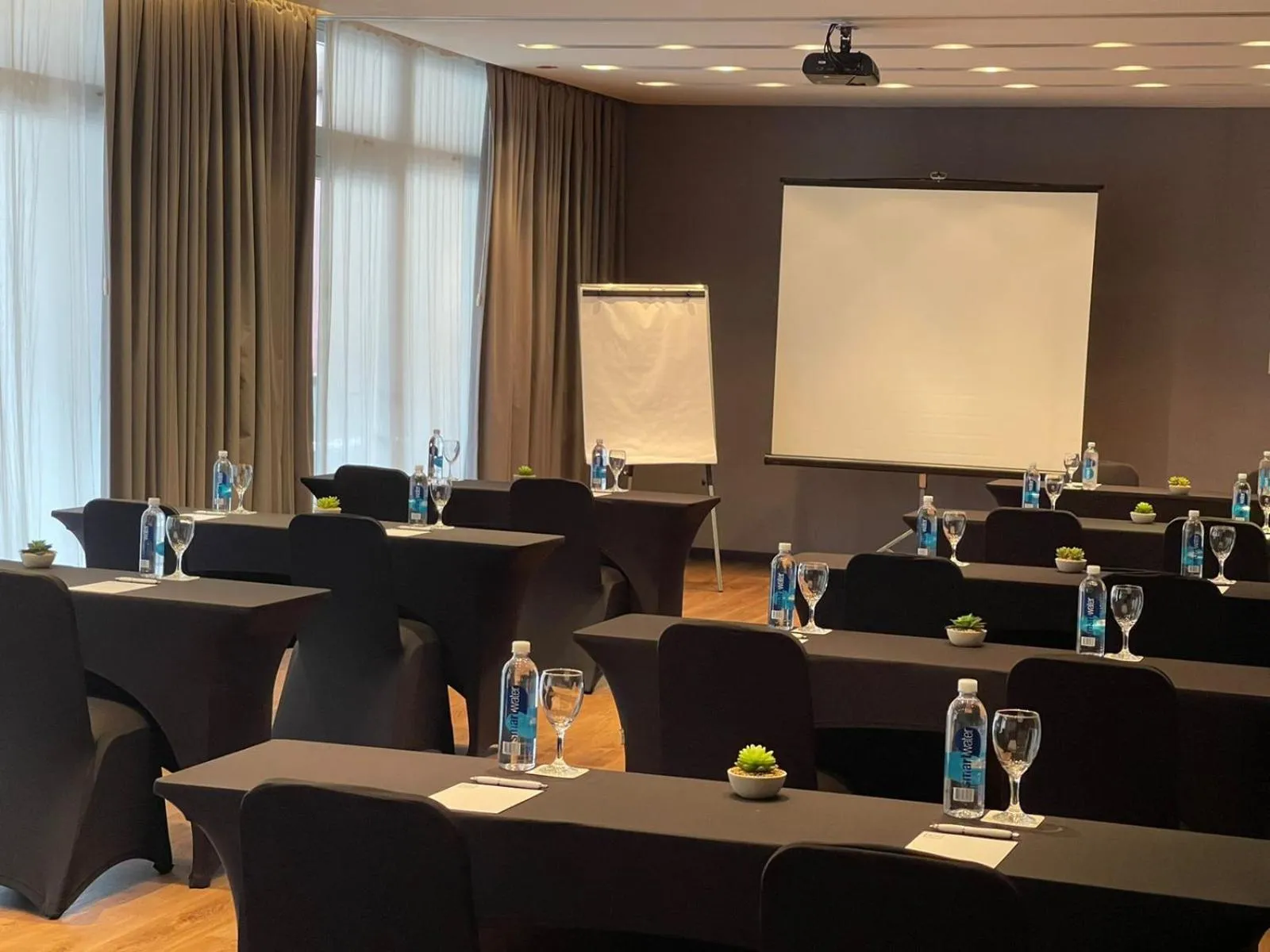 Meeting/conference room in 474 Buenos Aires Hotel