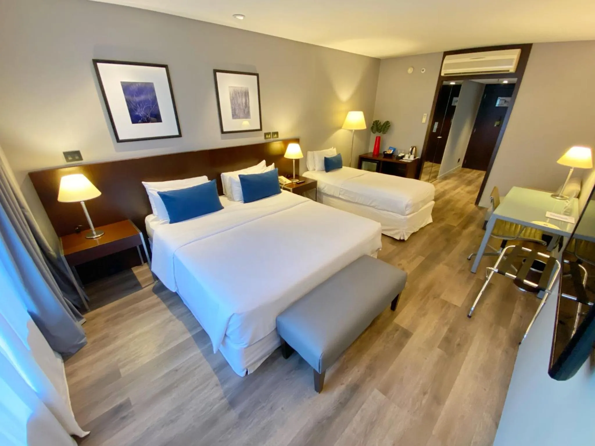 Communal lounge/ TV room, Bed in 474 Buenos Aires Hotel