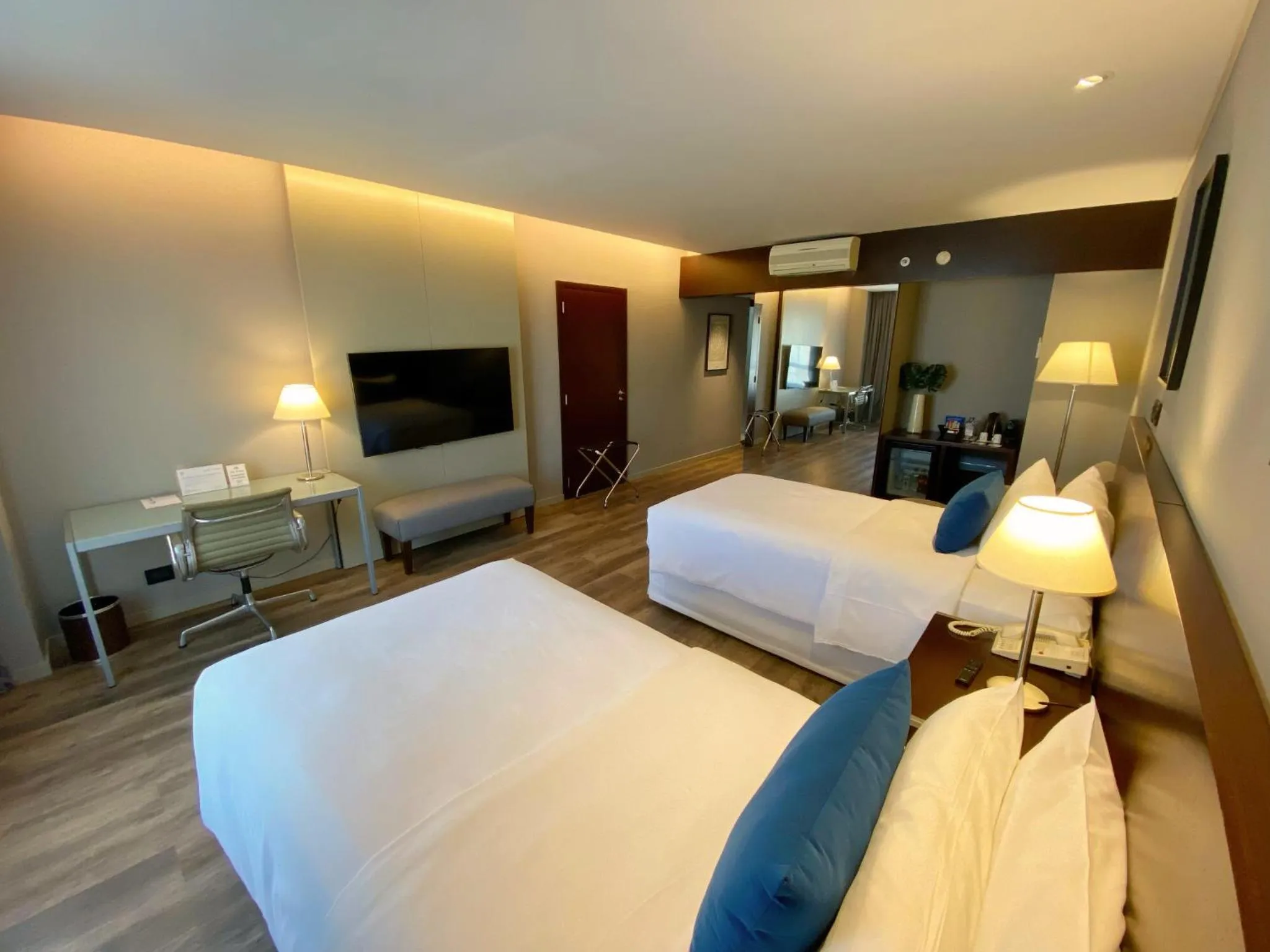 Communal lounge/ TV room, Bed in 474 Buenos Aires Hotel