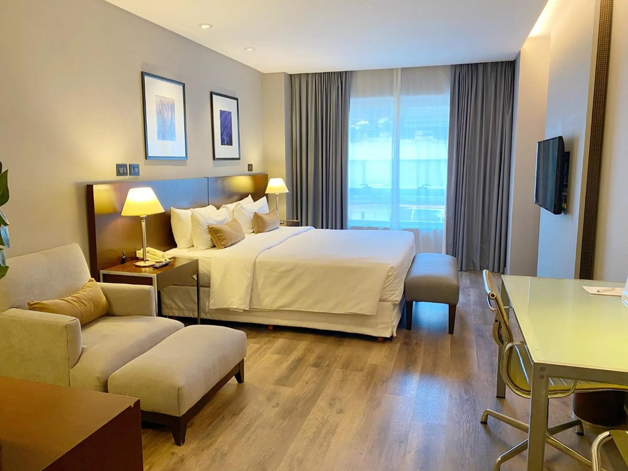 Communal lounge/ TV room, Bed in 474 Buenos Aires Hotel