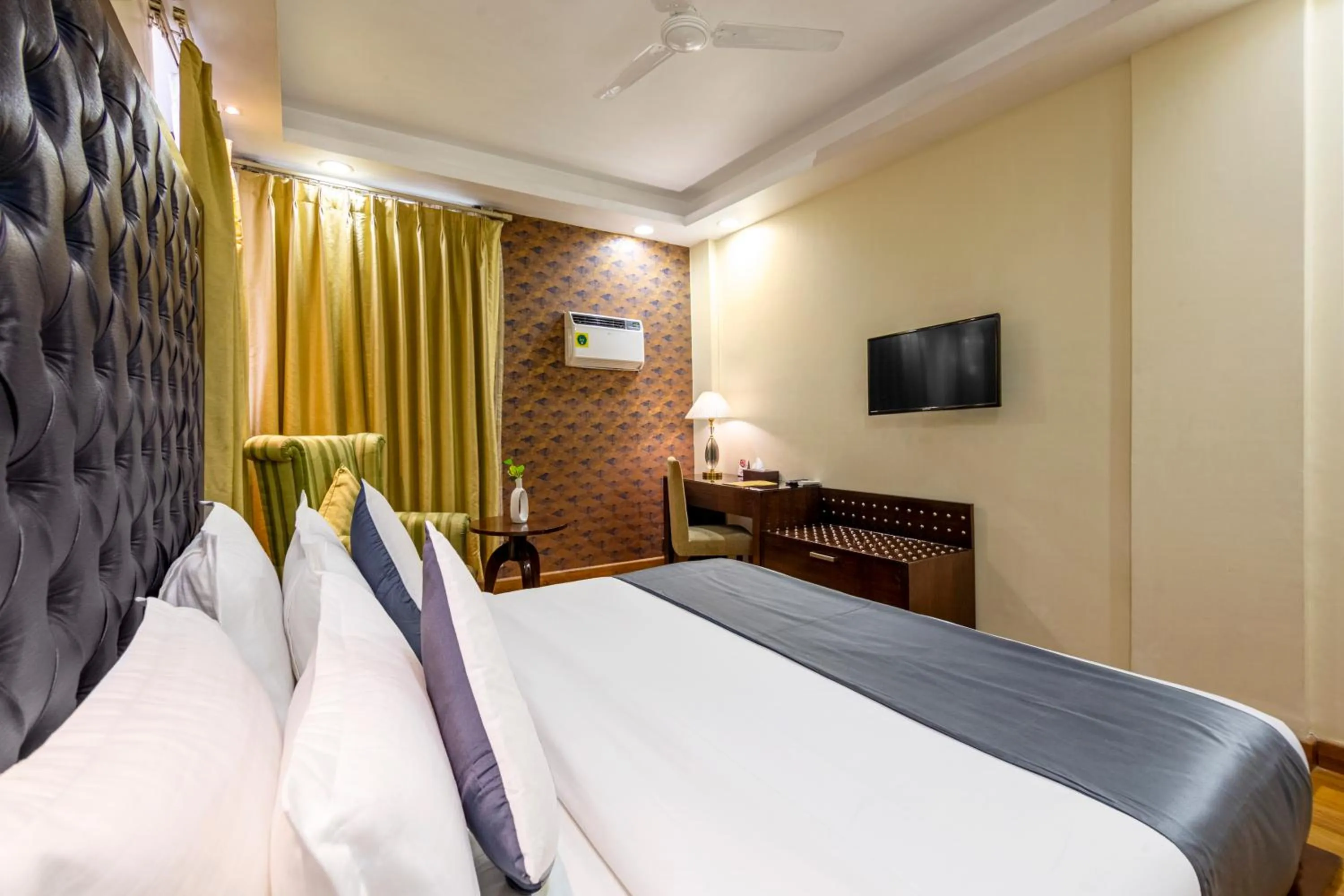 Bedroom, Bed in The Grand Orion - Kailash Colony
