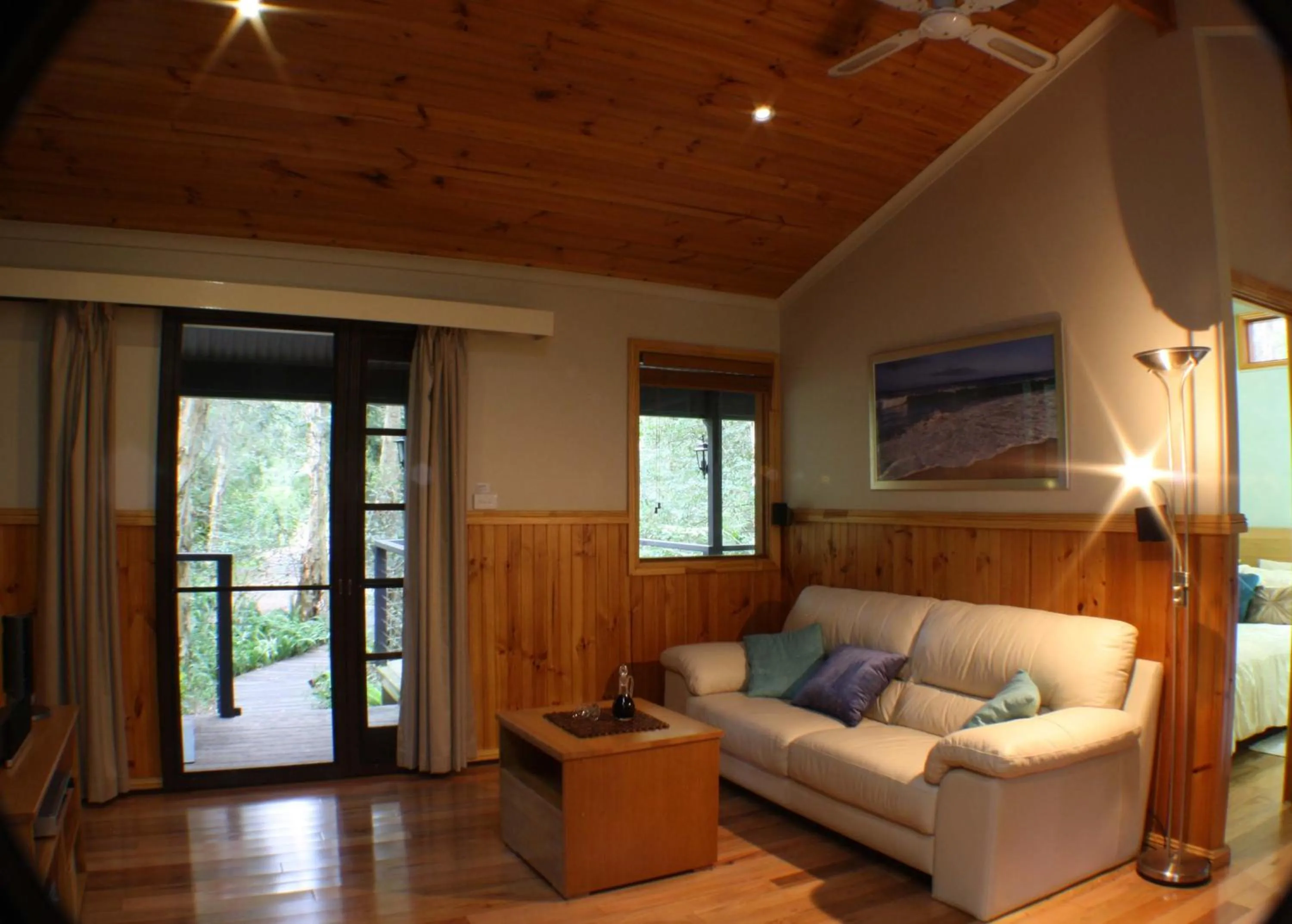 Photo of the whole room in Wanderers Retreat