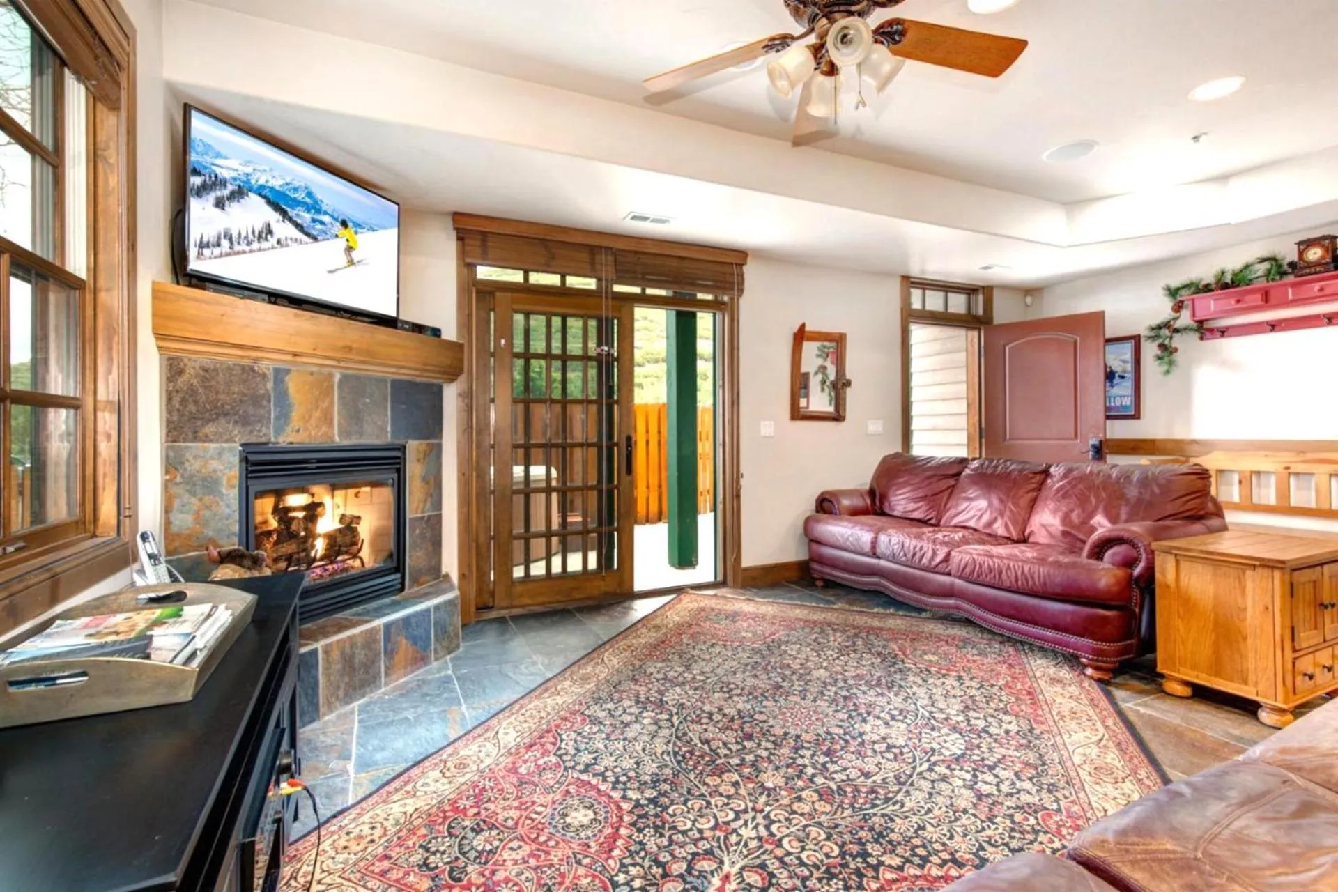 Living room in KBM Resorts Walk to Lifts and Main St Rent 1416 and 1418 Townhomes together Pri Hot tub PPS-1418