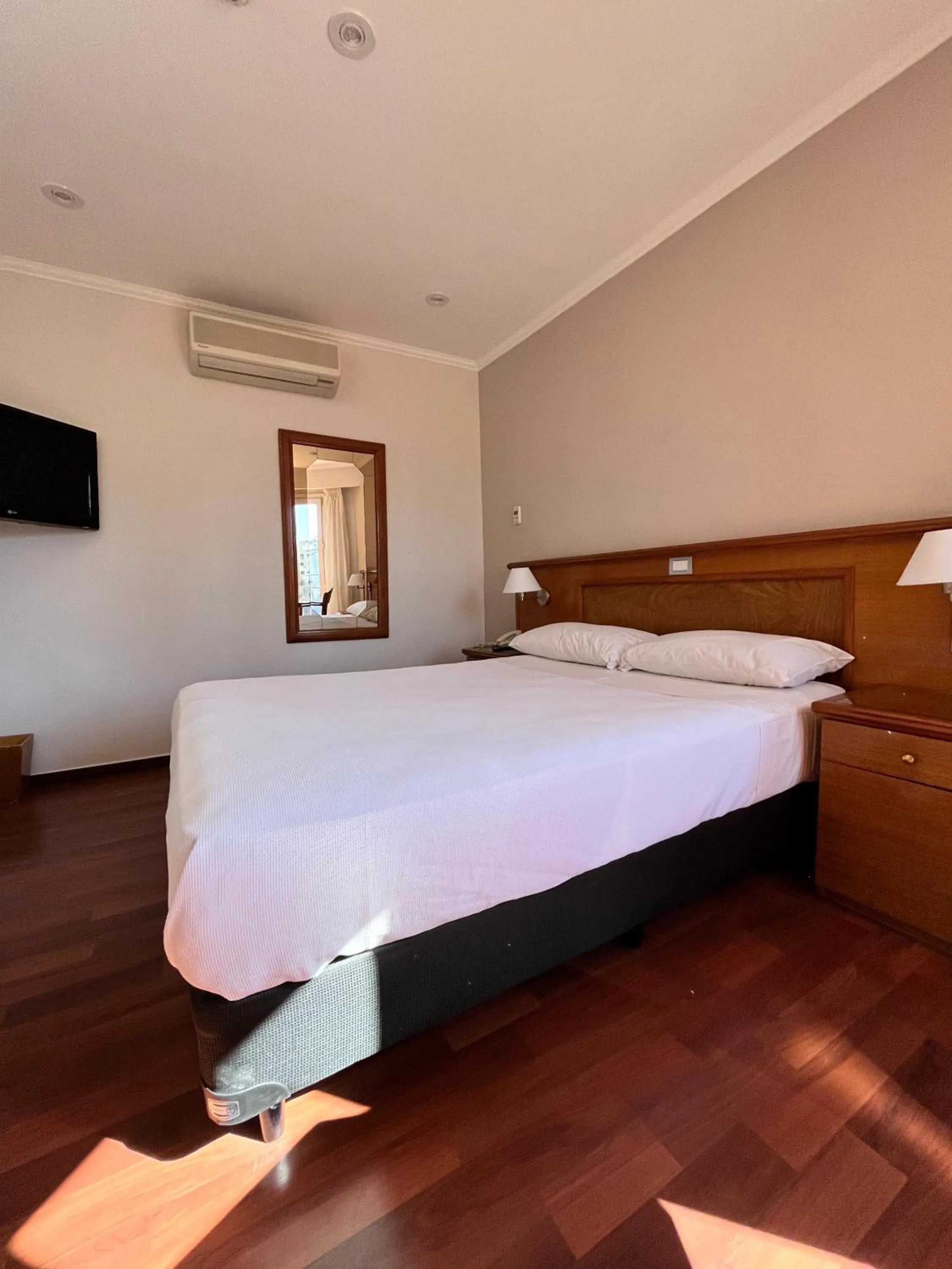 Bed in Bristol Hotel