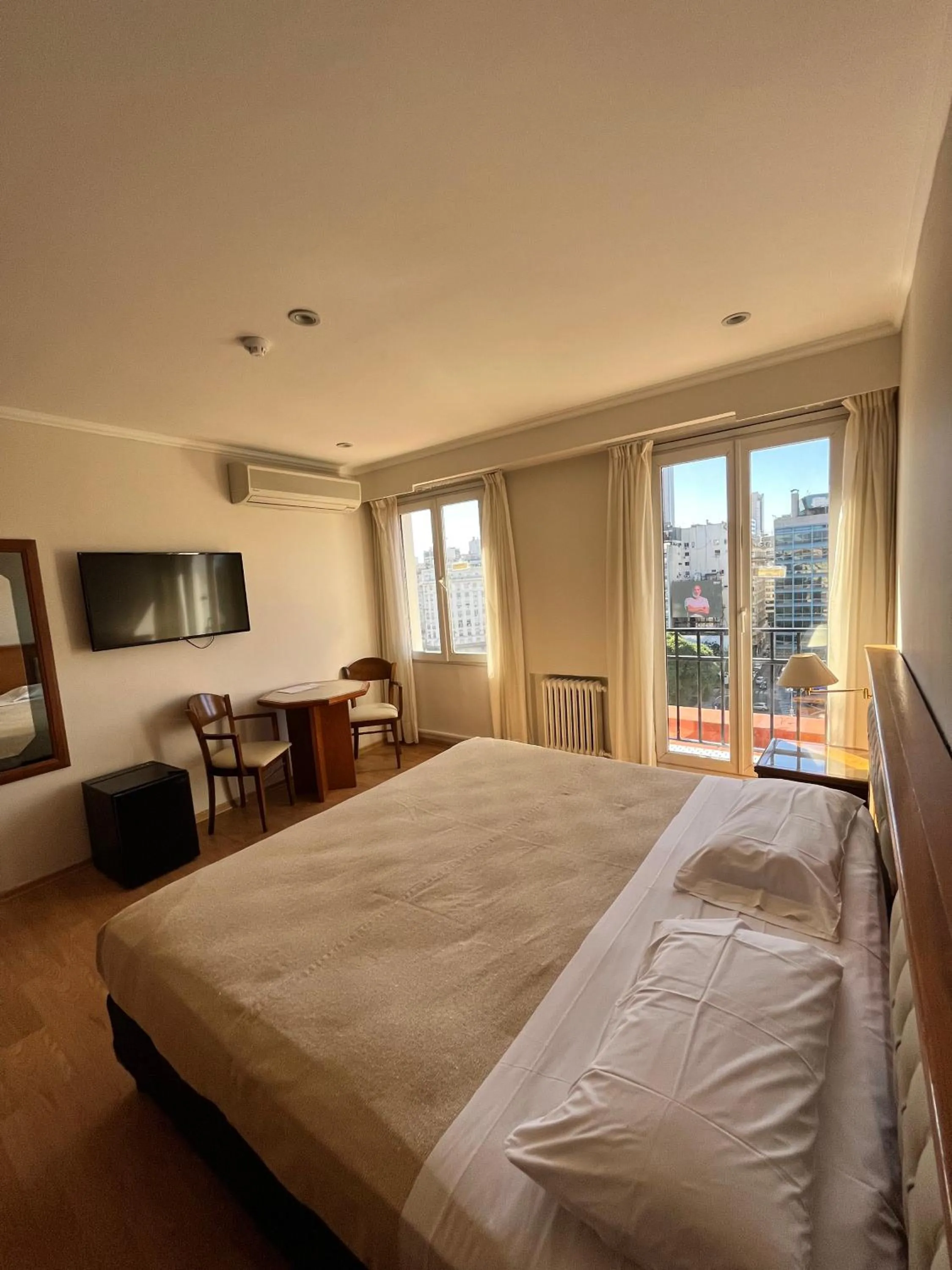 Bed in Bristol Hotel