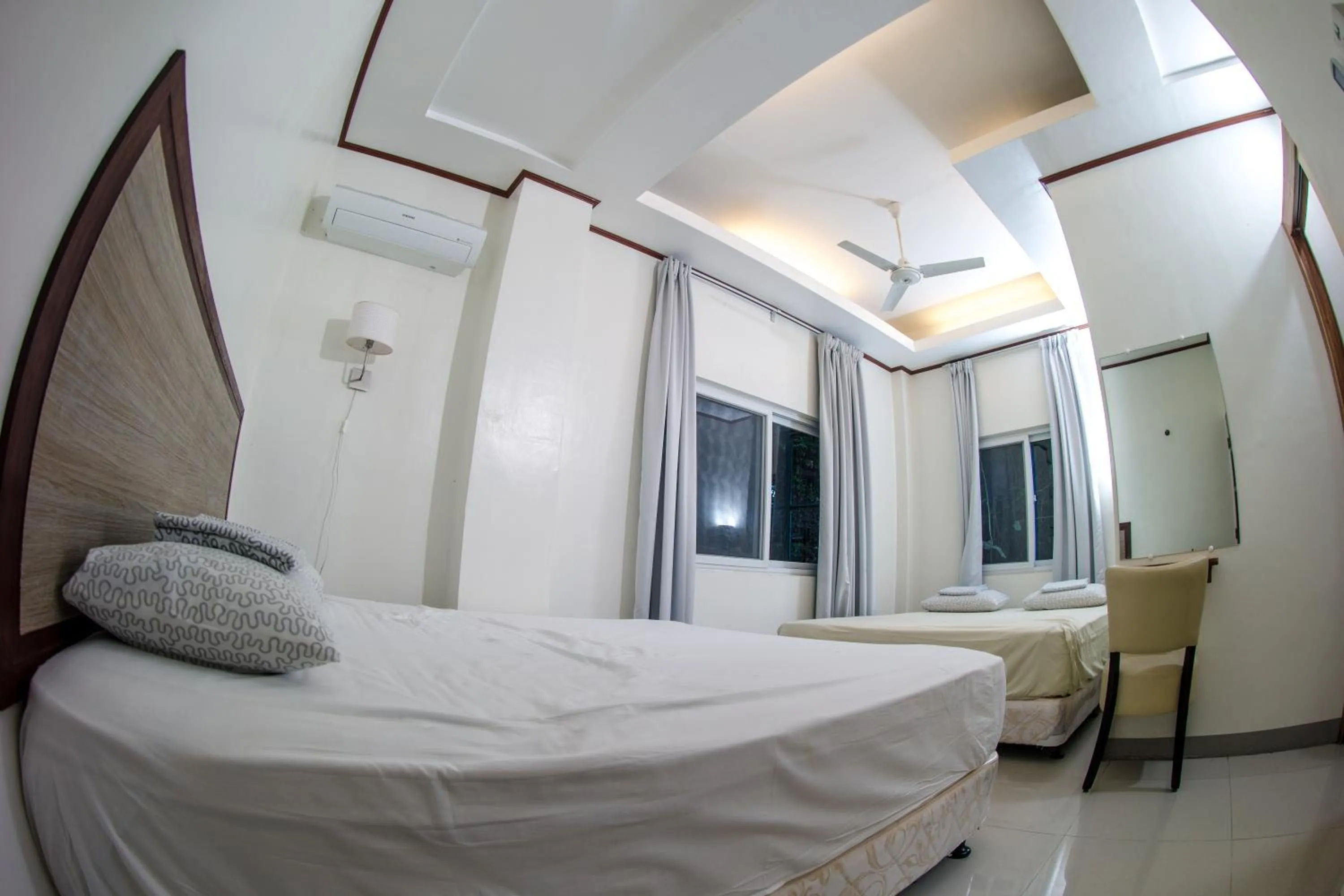 Bedroom, Bed in Oslob Seafari Resort