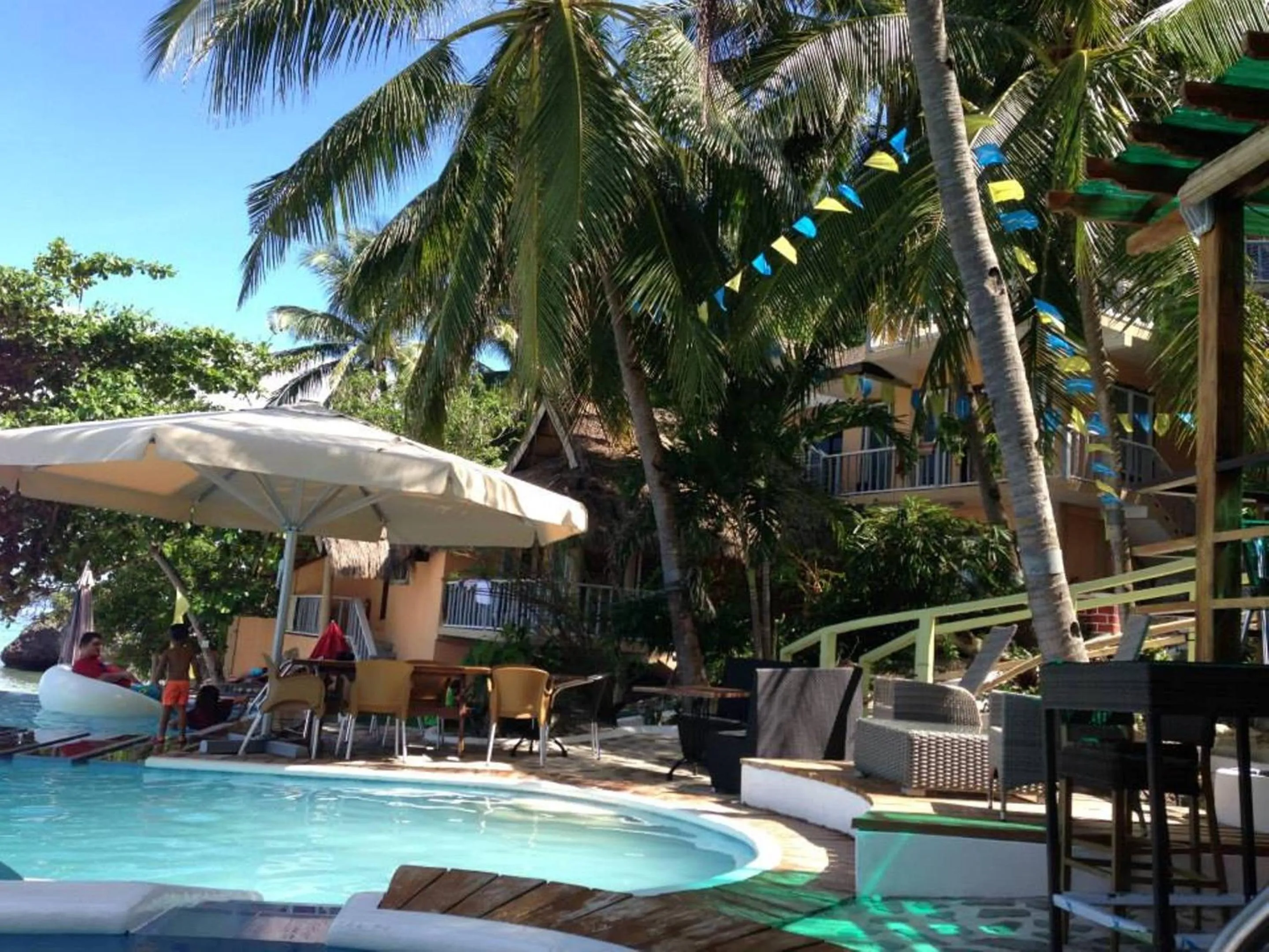 Restaurant/places to eat in Oslob Seafari Resort