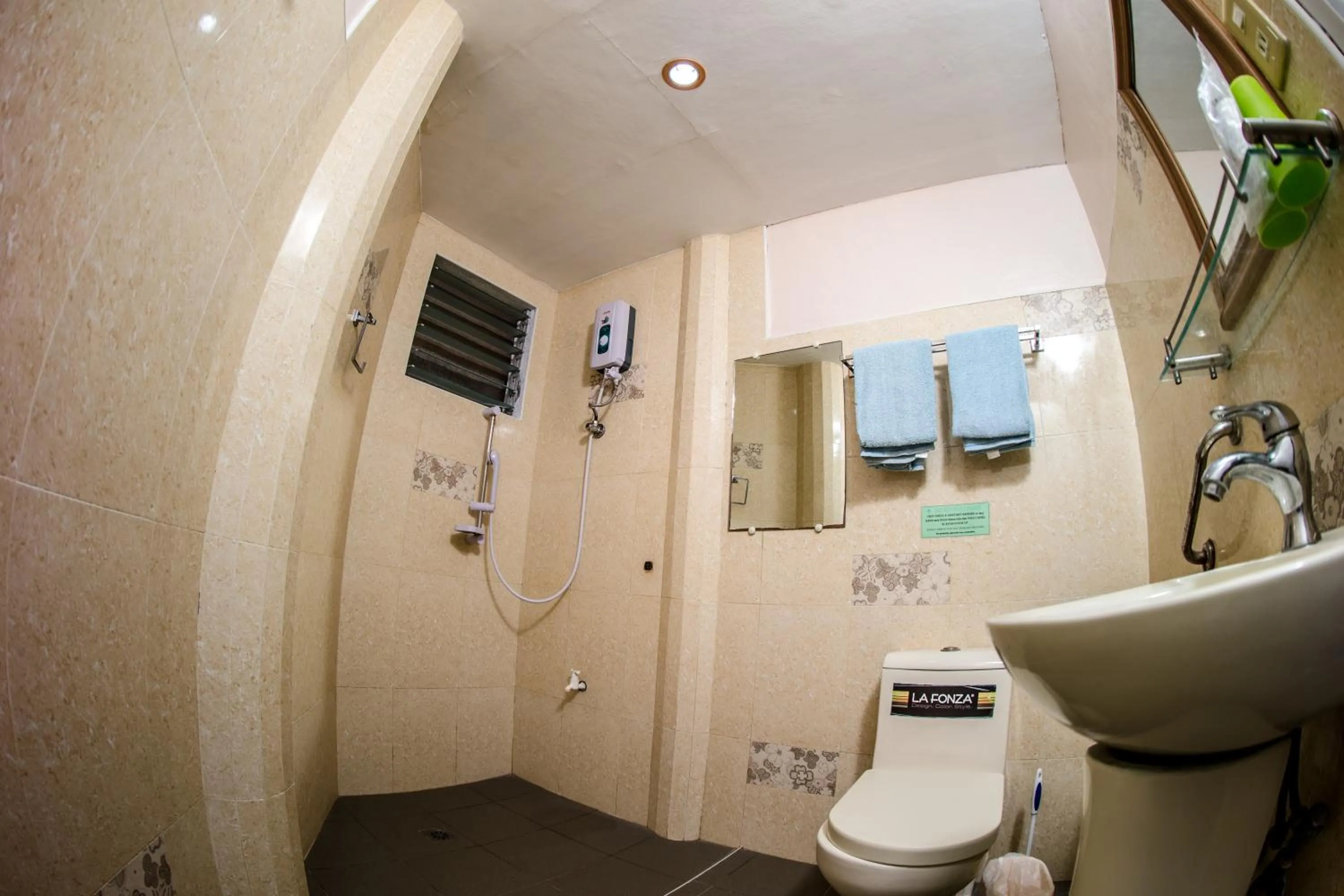 Shower in Oslob Seafari Resort