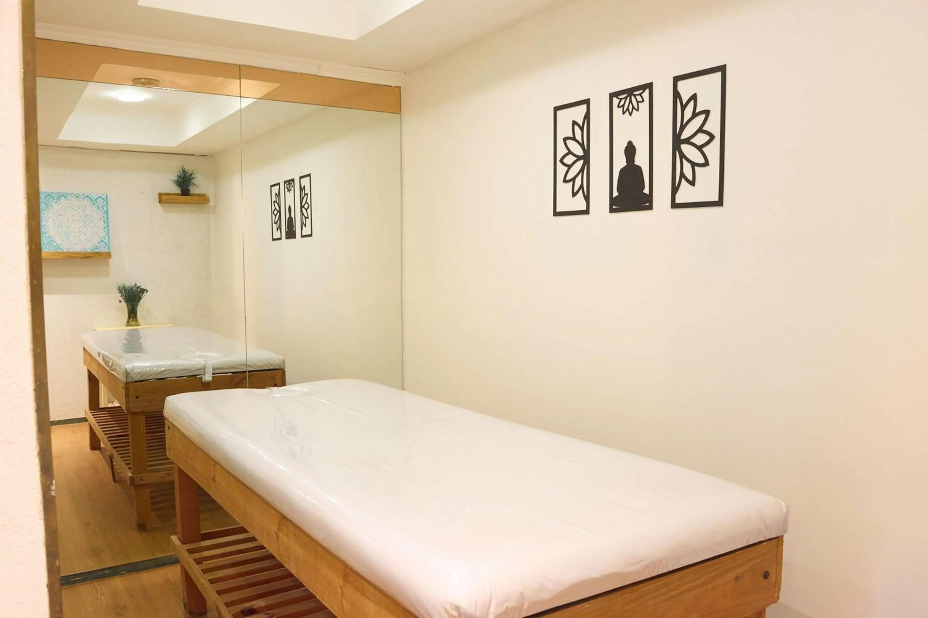 Spa and wellness centre/facilities, Bed in Ramada by Wyndham Buenos Aires Centro