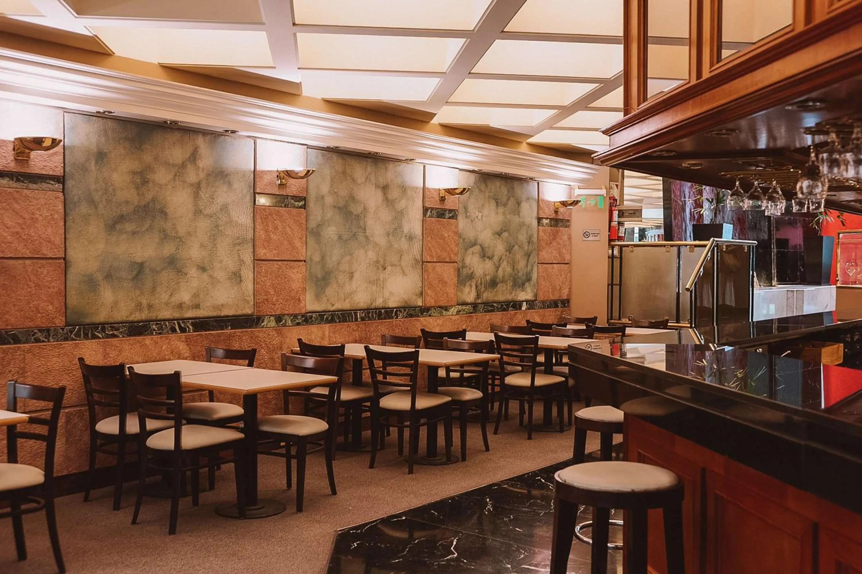 Lounge or bar in Ramada by Wyndham Buenos Aires Centro