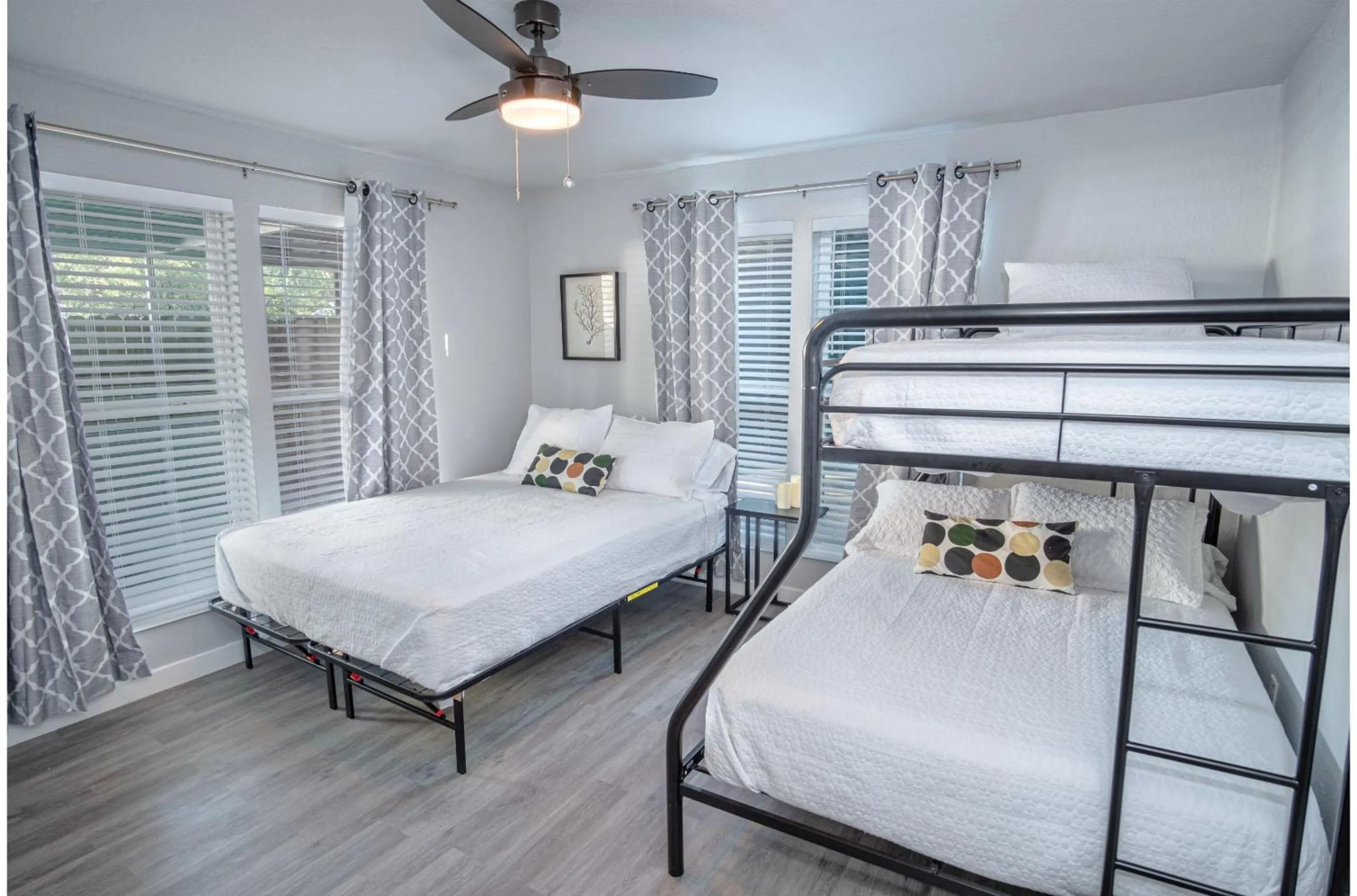 bunk bed, Bed in Stylish 4 Br2Ba Renovated Home Near Downtown